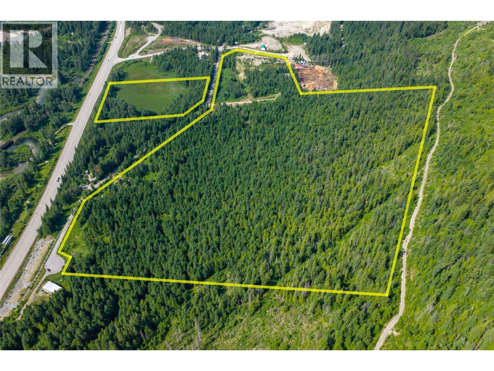 5597 Avoca Road, Malakwa, British Columbia  V0E 2J0 - Photo 2 - 10395008