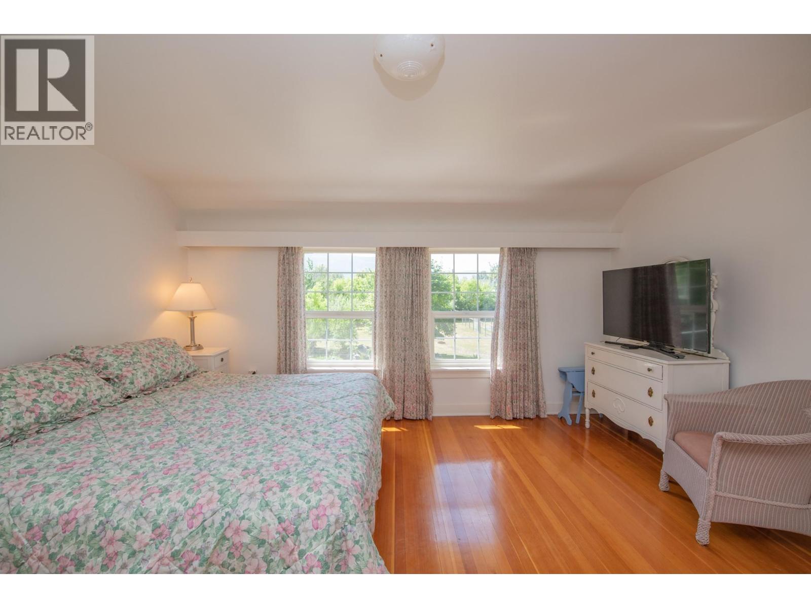 1851 Miller Street, Lumby, British Columbia  V0E 2G0 - Photo 30 - 10394709