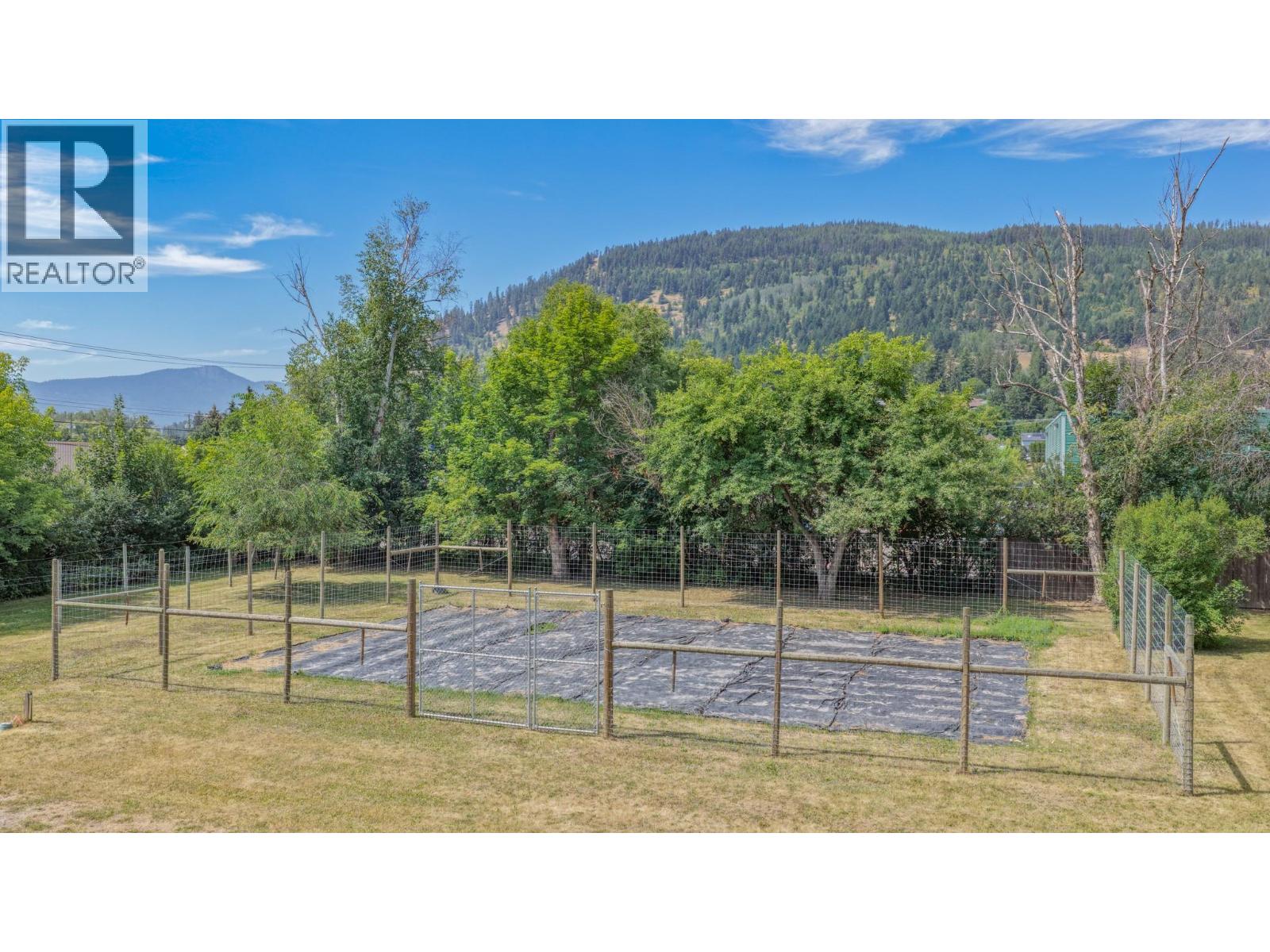 1851 Miller Street, Lumby, British Columbia  V0E 2G0 - Photo 62 - 10394709