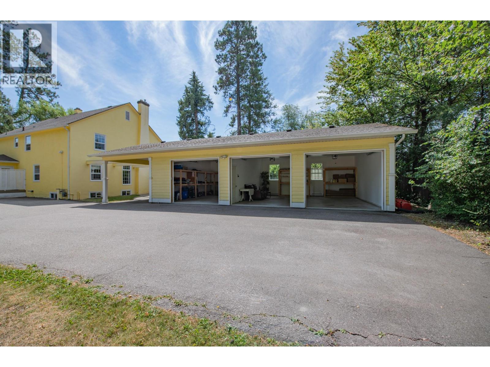 1851 Miller Street, Lumby, British Columbia  V0E 2G0 - Photo 65 - 10394709
