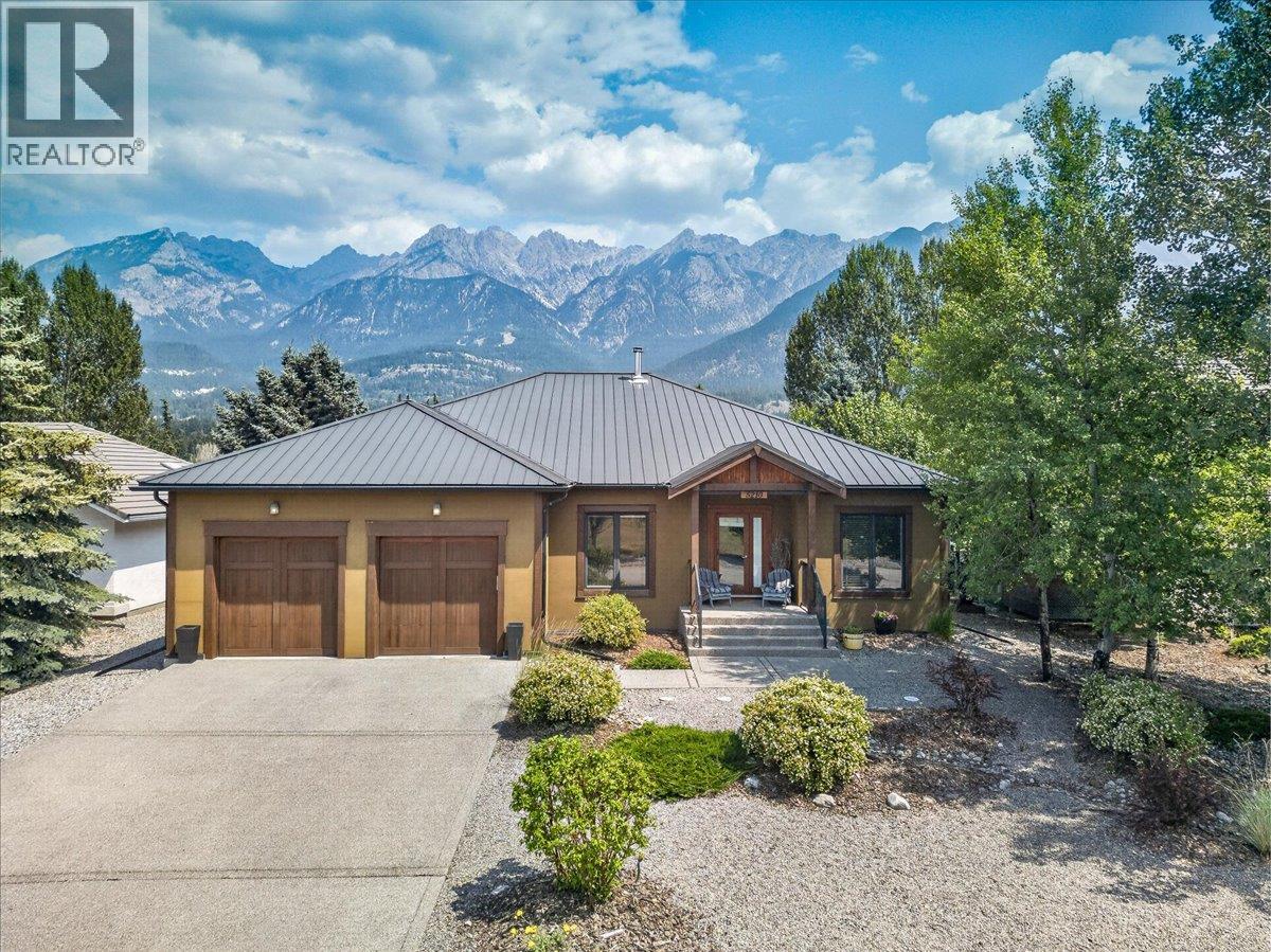 5210 Riverside Drive, Fairmont Hot Springs, British Columbia  V0B 1L1 - Photo 1 - 10395495