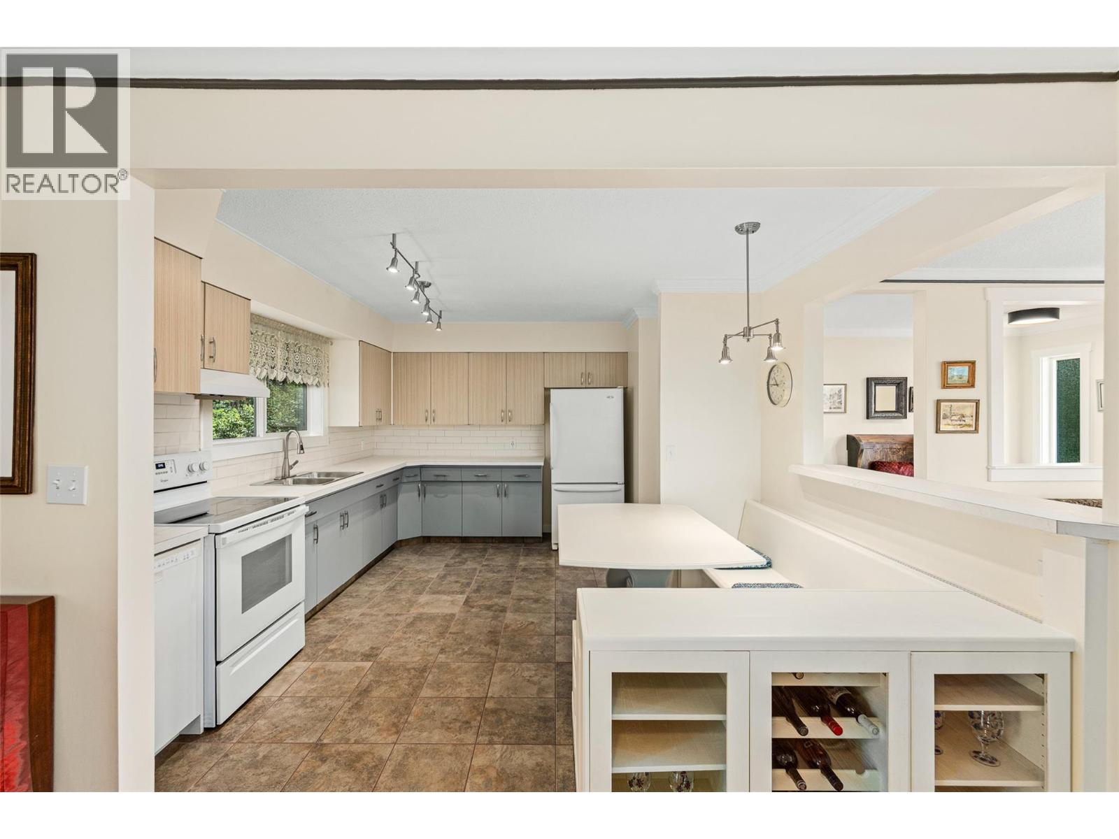 10330 Meadow Road, Lake Country, British Columbia  V1V 1V6 - Photo 15 - 10395157