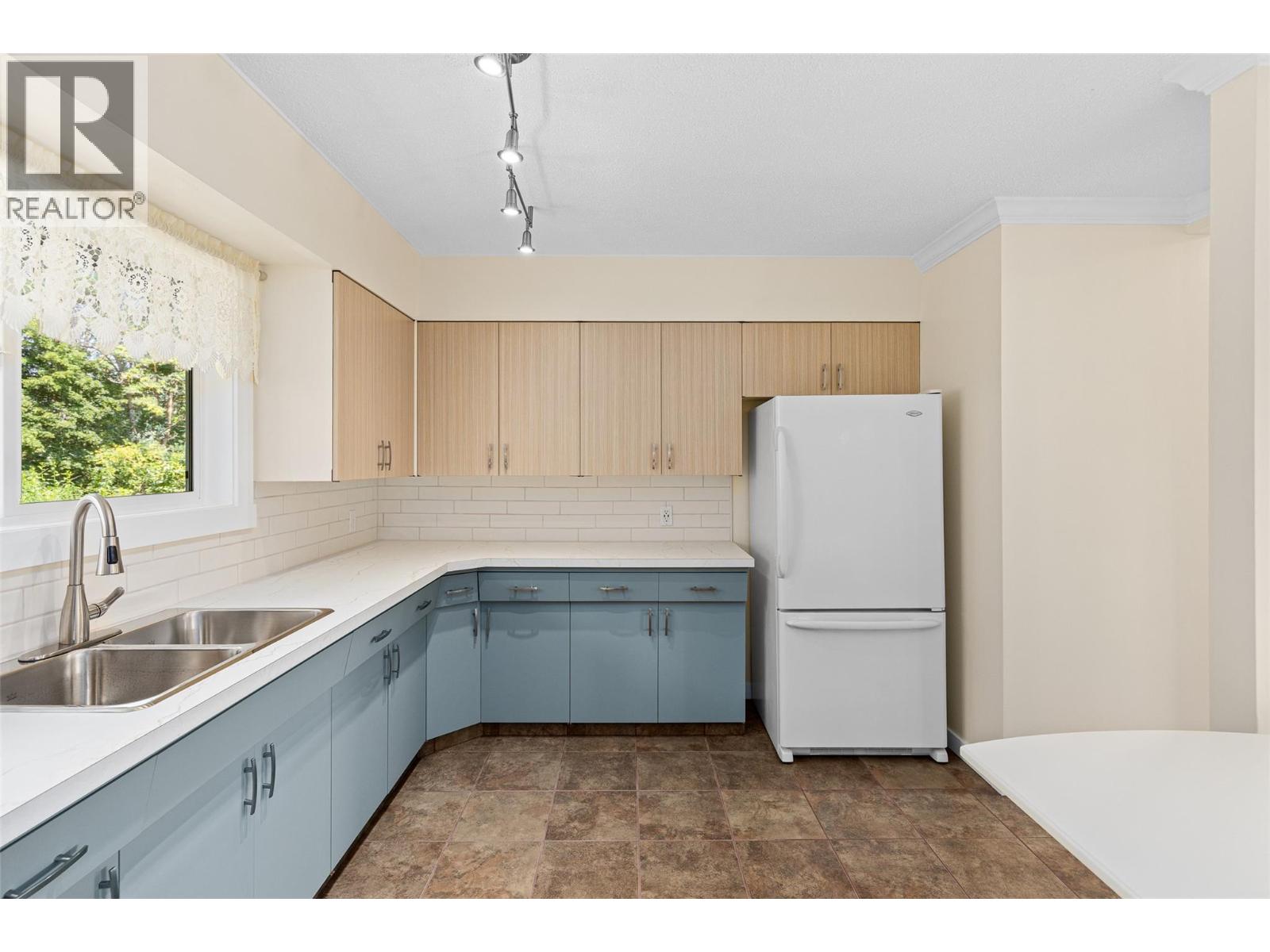 10330 Meadow Road, Lake Country, British Columbia  V1V 1V6 - Photo 18 - 10395157