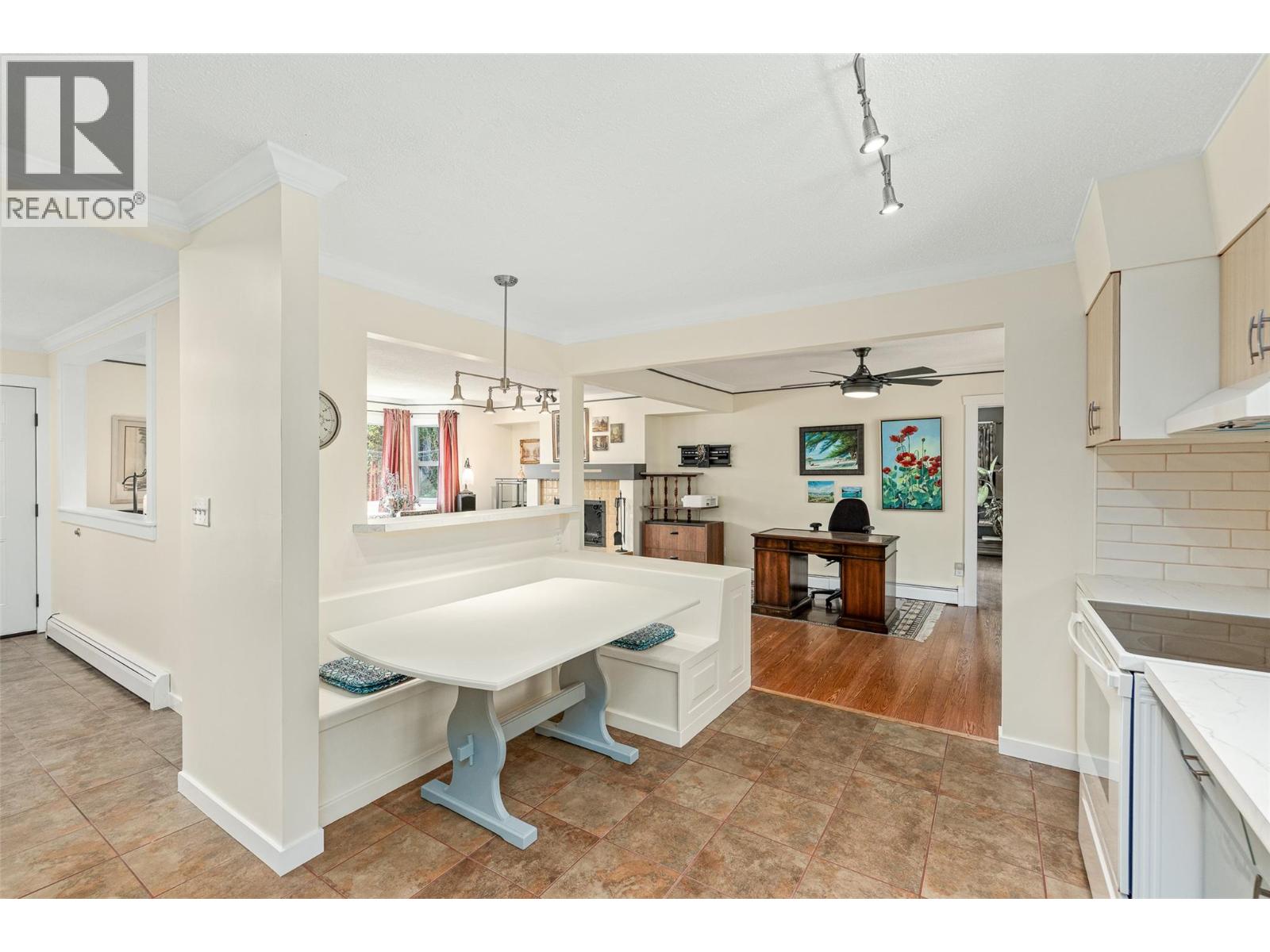 10330 Meadow Road, Lake Country, British Columbia  V1V 1V6 - Photo 19 - 10395157