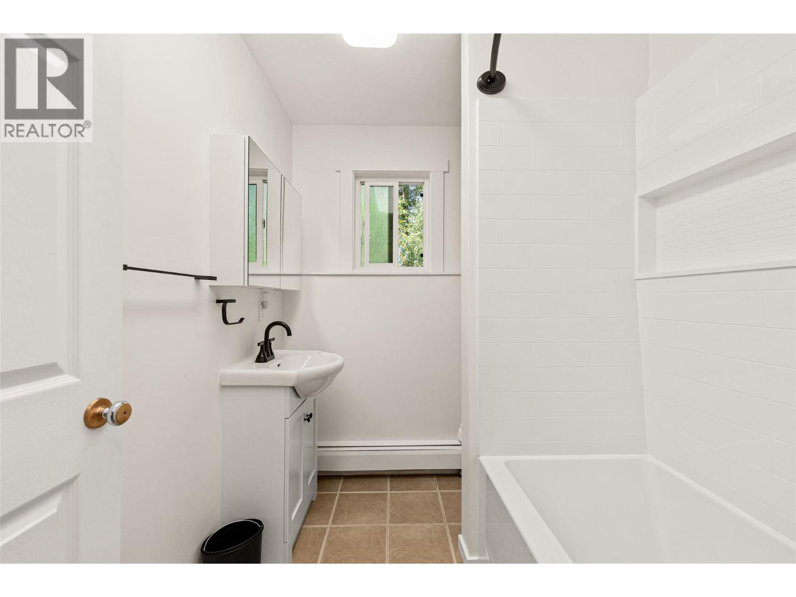 10330 Meadow Road, Lake Country, British Columbia  V1V 1V6 - Photo 49 - 10395157