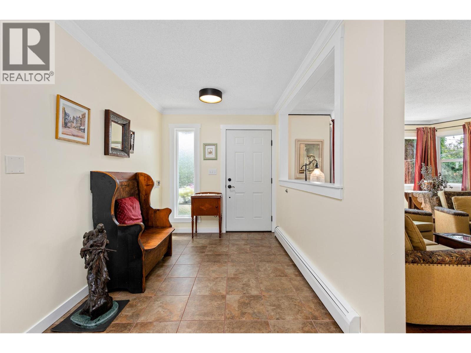10330 Meadow Road, Lake Country, British Columbia  V1V 1V6 - Photo 8 - 10395157