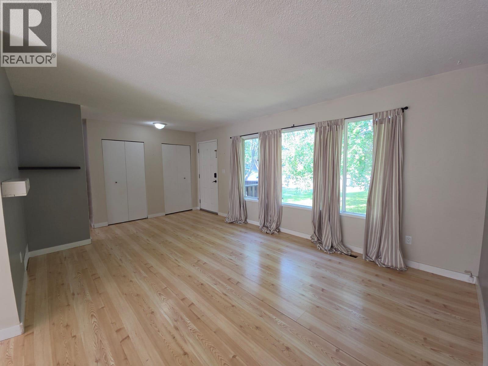 4720 Centurion Crescent Ne, Chetwynd, British Columbia  V0C 1J0 - Photo 3 - 10395571