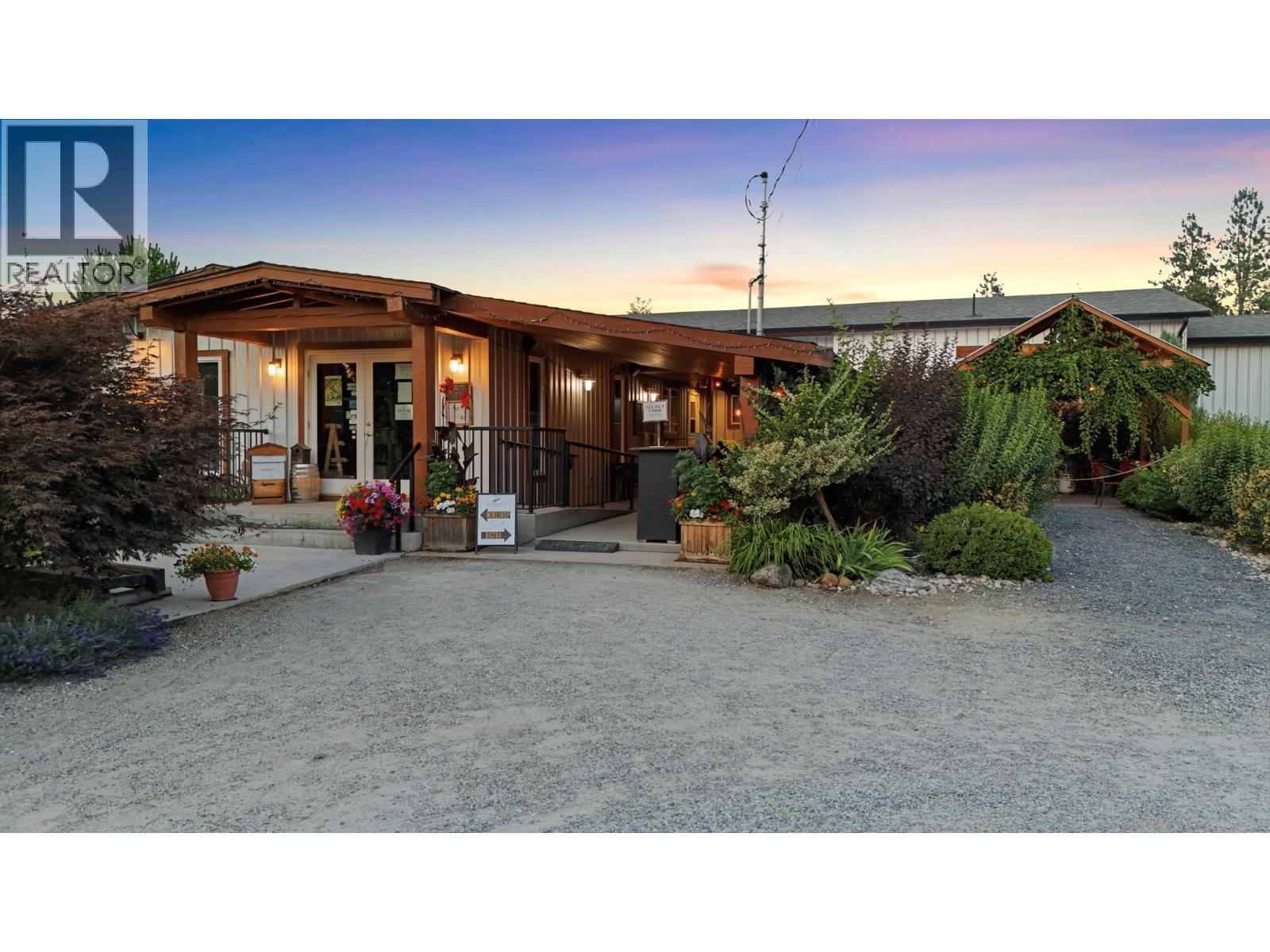 3975 June Springs Road, Kelowna, British Columbia  V1W 4E4 - Photo 4 - 10395066