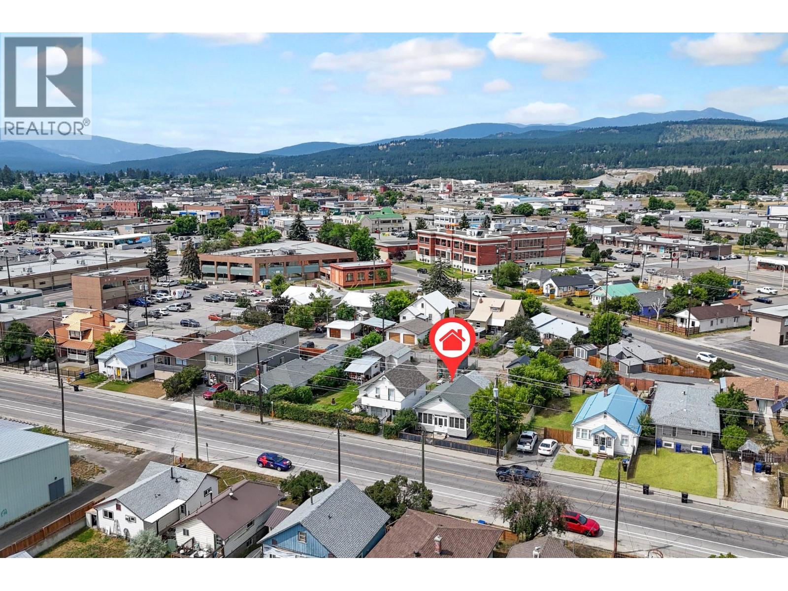 225 14 Avenue N, Cranbrook, British Columbia  V1C 3W3 - Photo 2 - 10395491