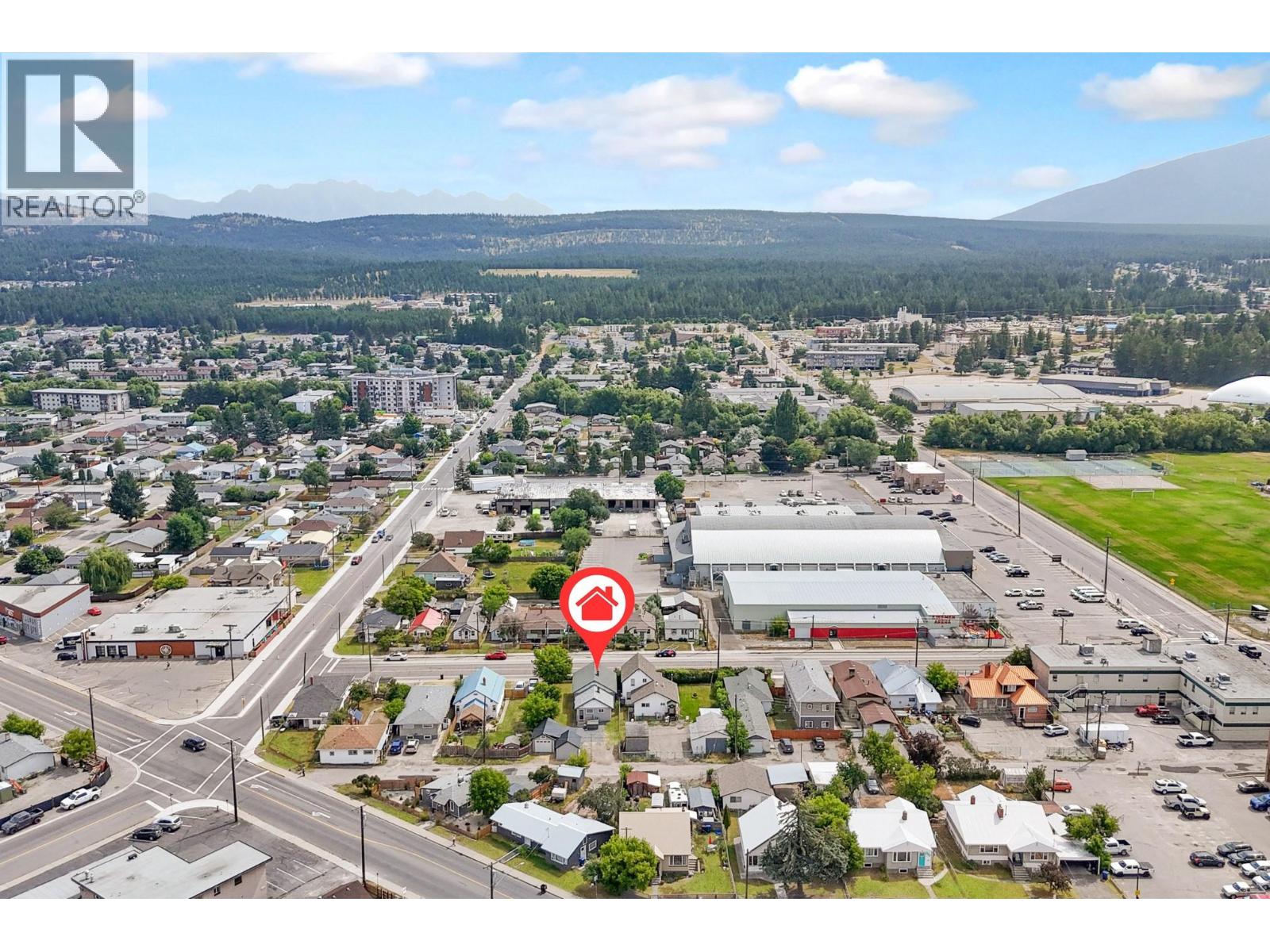 225 14 Avenue N, Cranbrook, British Columbia  V1C 3W3 - Photo 3 - 10395491