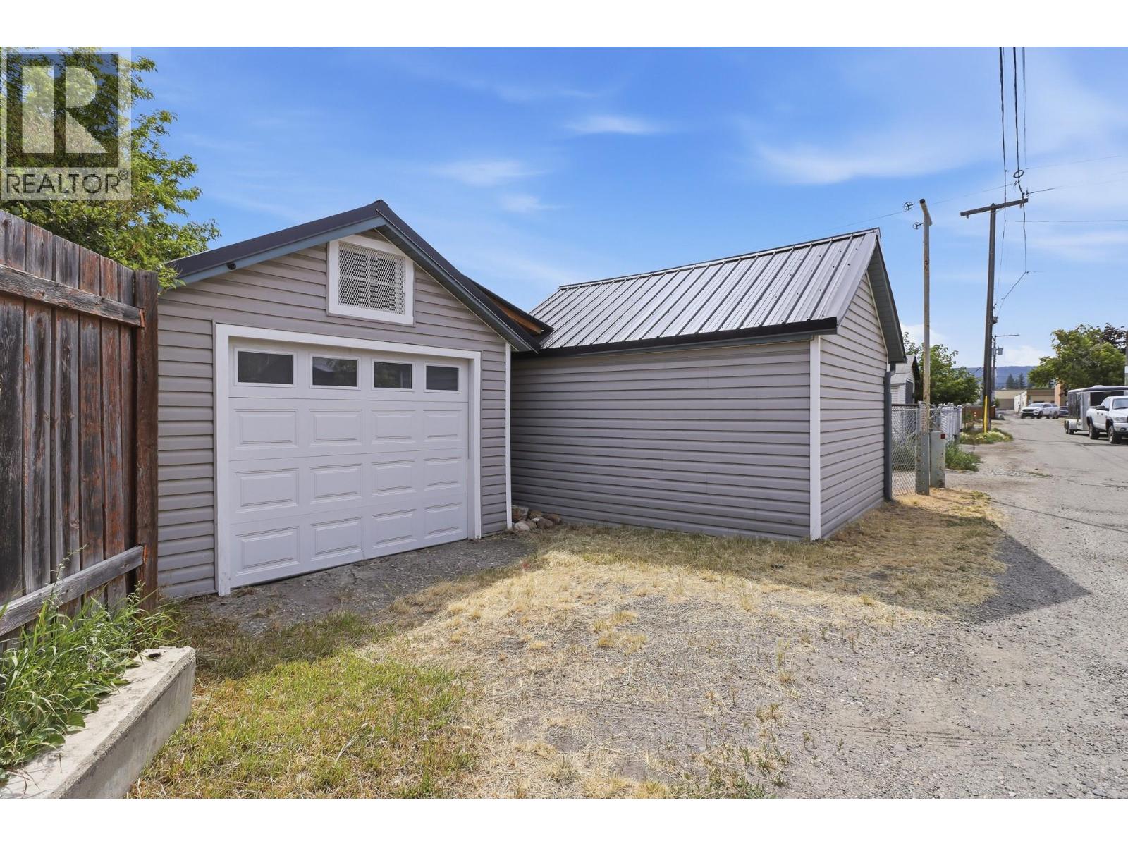 225 14 Avenue N, Cranbrook, British Columbia  V1C 3W3 - Photo 37 - 10395491