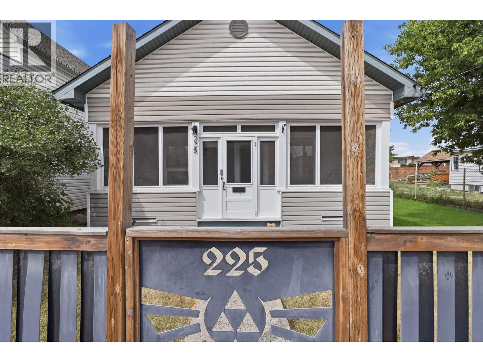 225 14 Avenue N, Cranbrook, British Columbia  V1C 3W3 - Photo 5 - 10395491