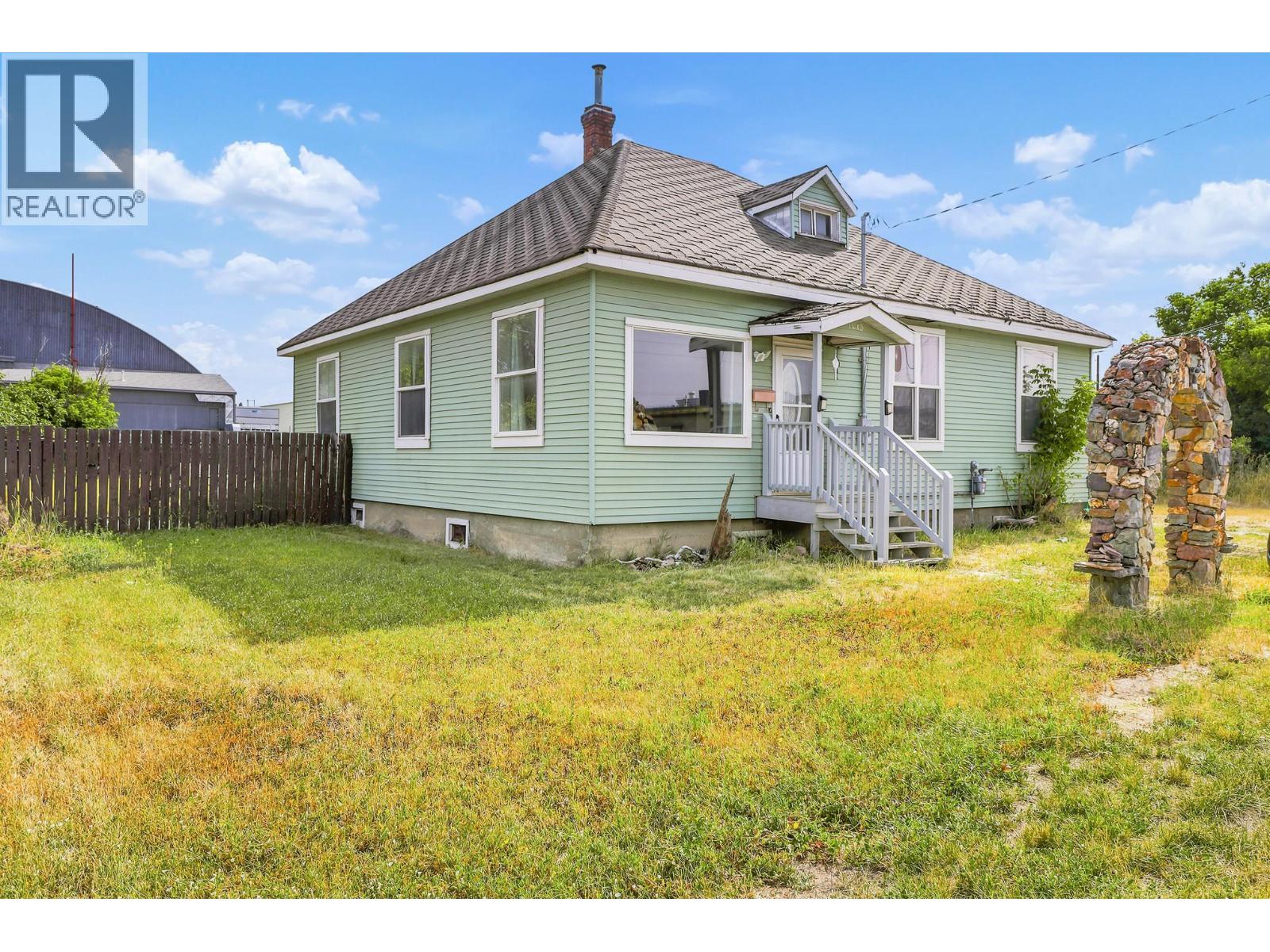 1415 4 Street N, Cranbrook, British Columbia  V1C 3L6 - Photo 1 - 10395437