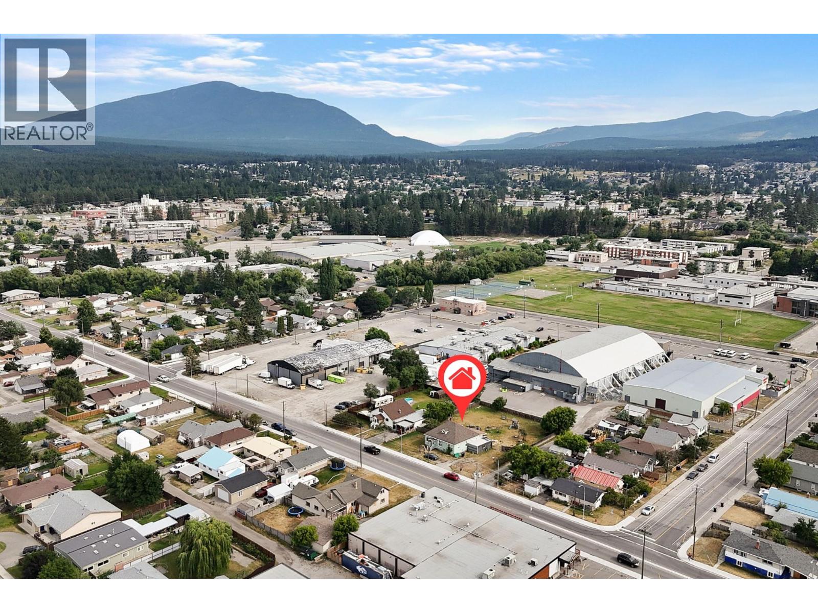 1415 4 Street N, Cranbrook, British Columbia  V1C 3L6 - Photo 3 - 10395437