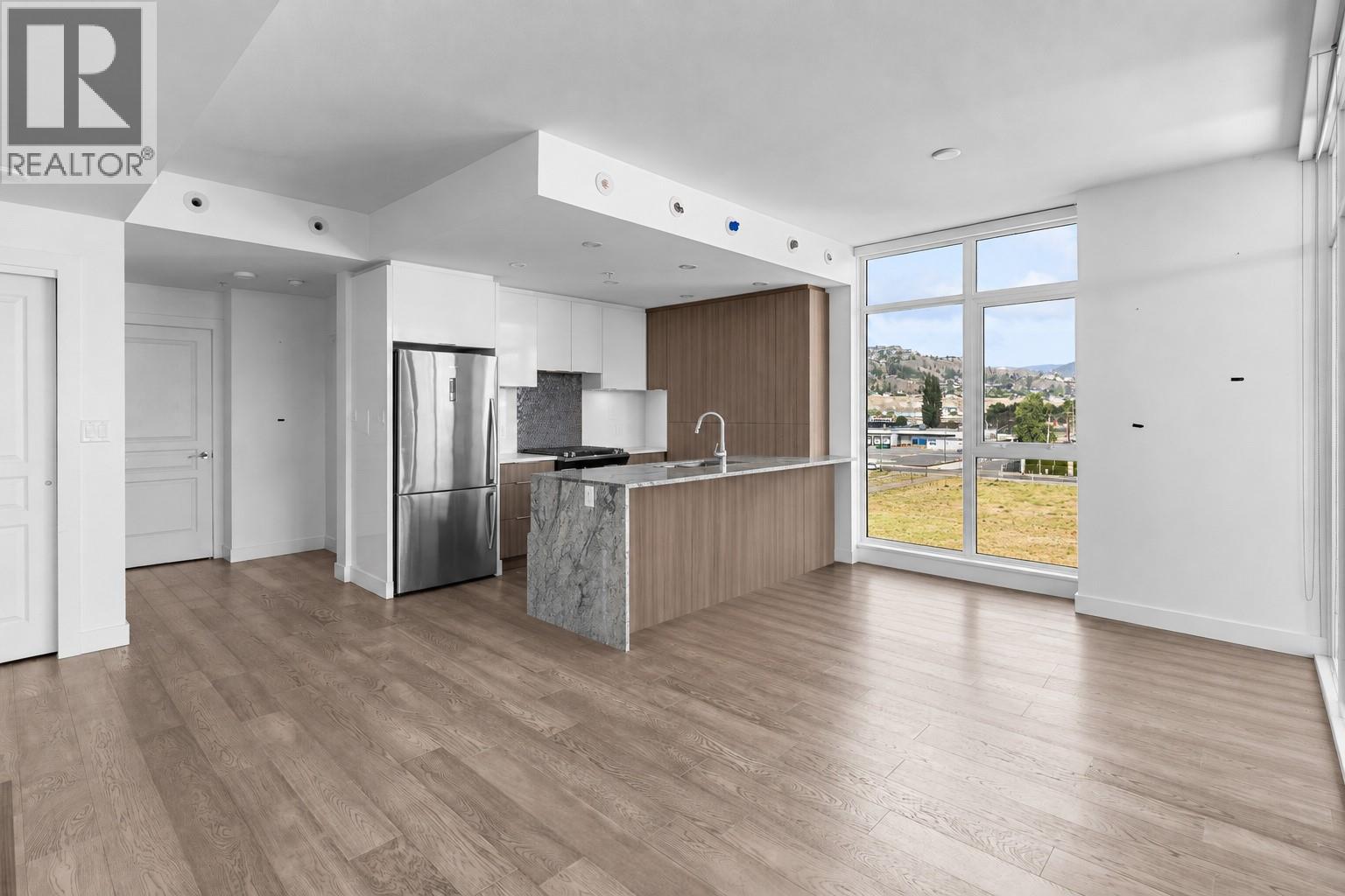 1151 Sunset Drive Unit# 405, Kelowna, British Columbia  V1Y 0G2 - Photo 3 - 10395519