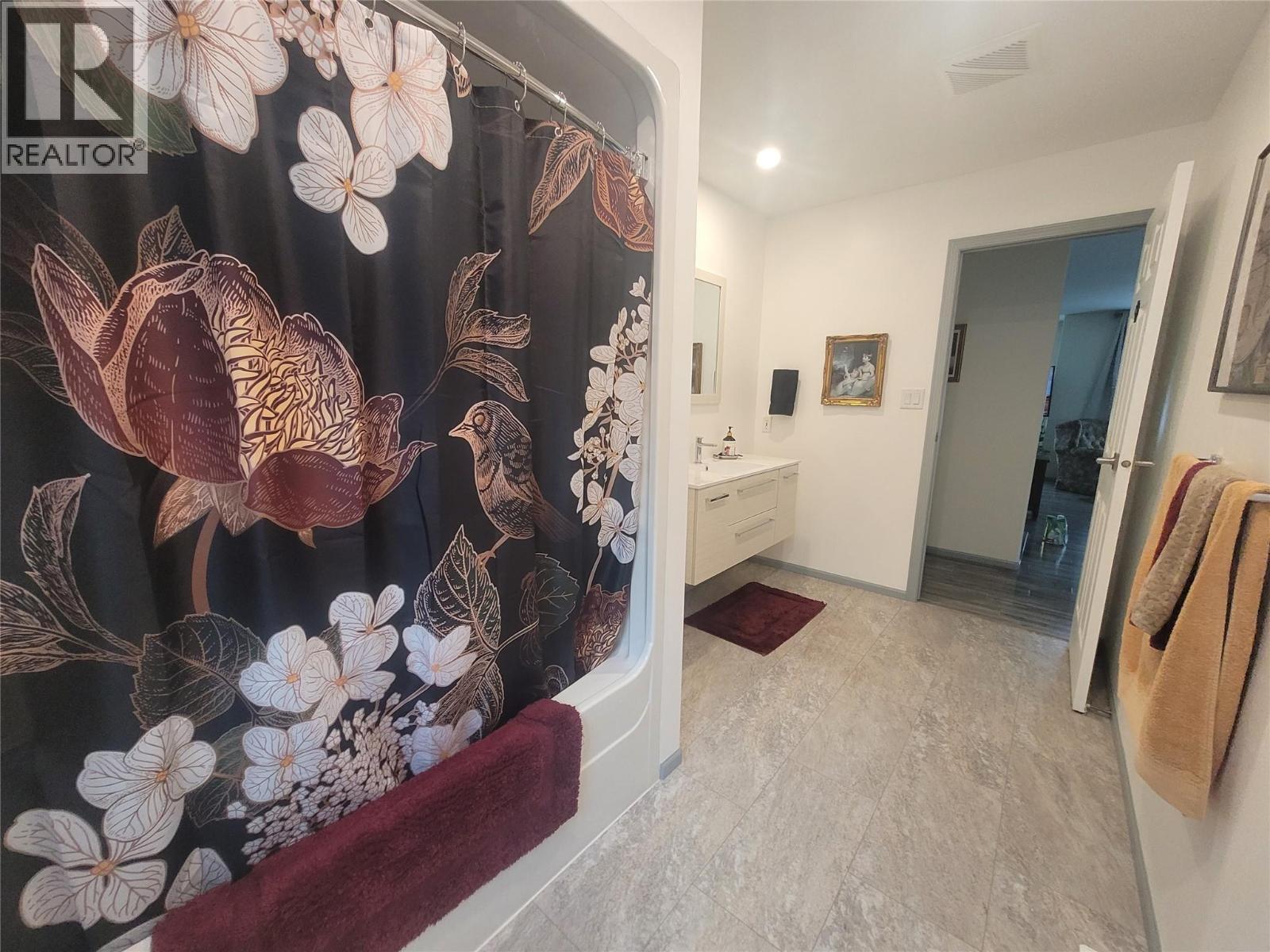 4410 Lakeshore Road Ne, Salmon Arm, British Columbia  V1E 3N6 - Photo 18 - 10395106