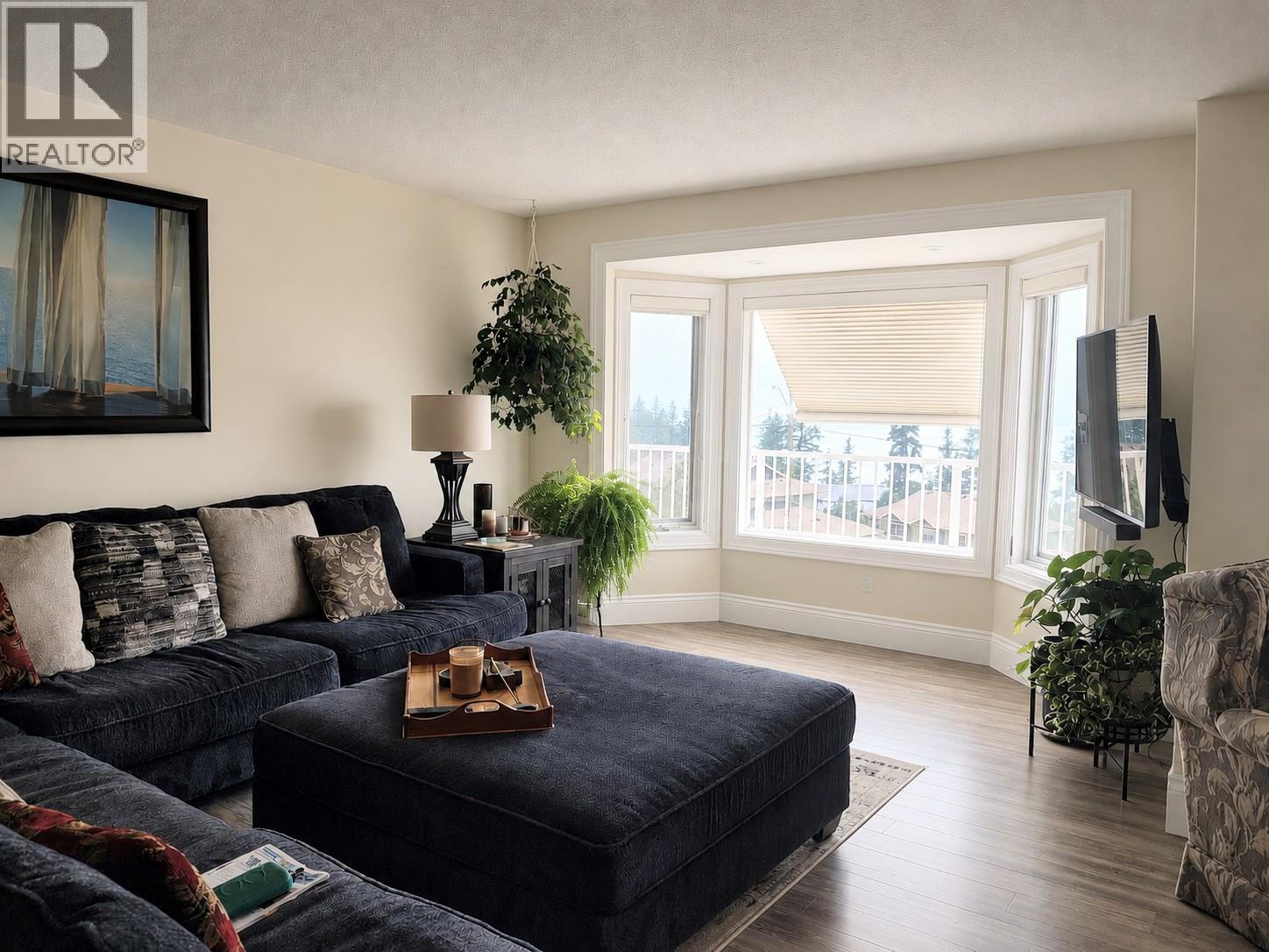 4410 Lakeshore Road Ne, Salmon Arm, British Columbia  V1E 3N6 - Photo 3 - 10395106