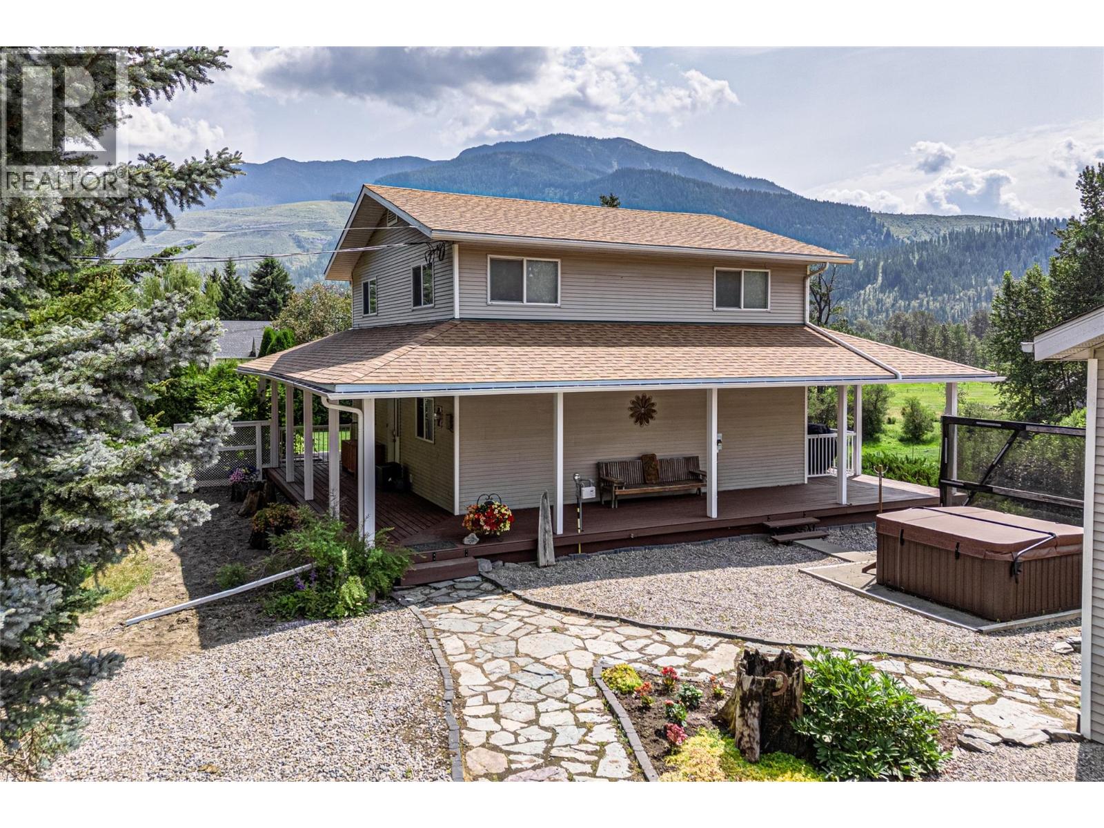 6152 Cunliffe Road Road, Fernie, British Columbia  V0B 1M5 - Photo 2 - 10395638