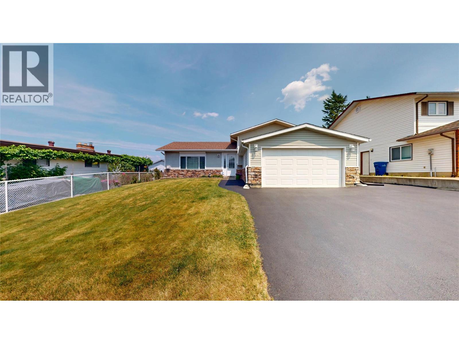 504 16th Street S, Cranbrook, British Columbia  V1C 6H5 - Photo 1 - 10395609