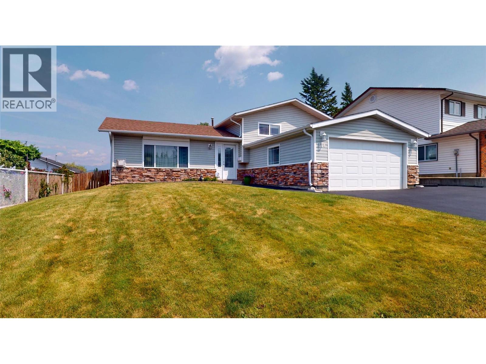 504 16th Street S, Cranbrook, British Columbia  V1C 6H5 - Photo 2 - 10395609