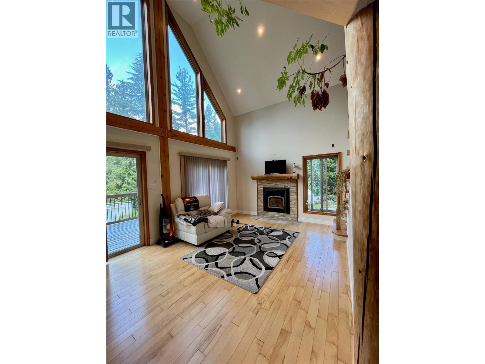 7475 6 Highway, Winlaw, British Columbia  V0G 2J0 - Photo 13 - 10393756