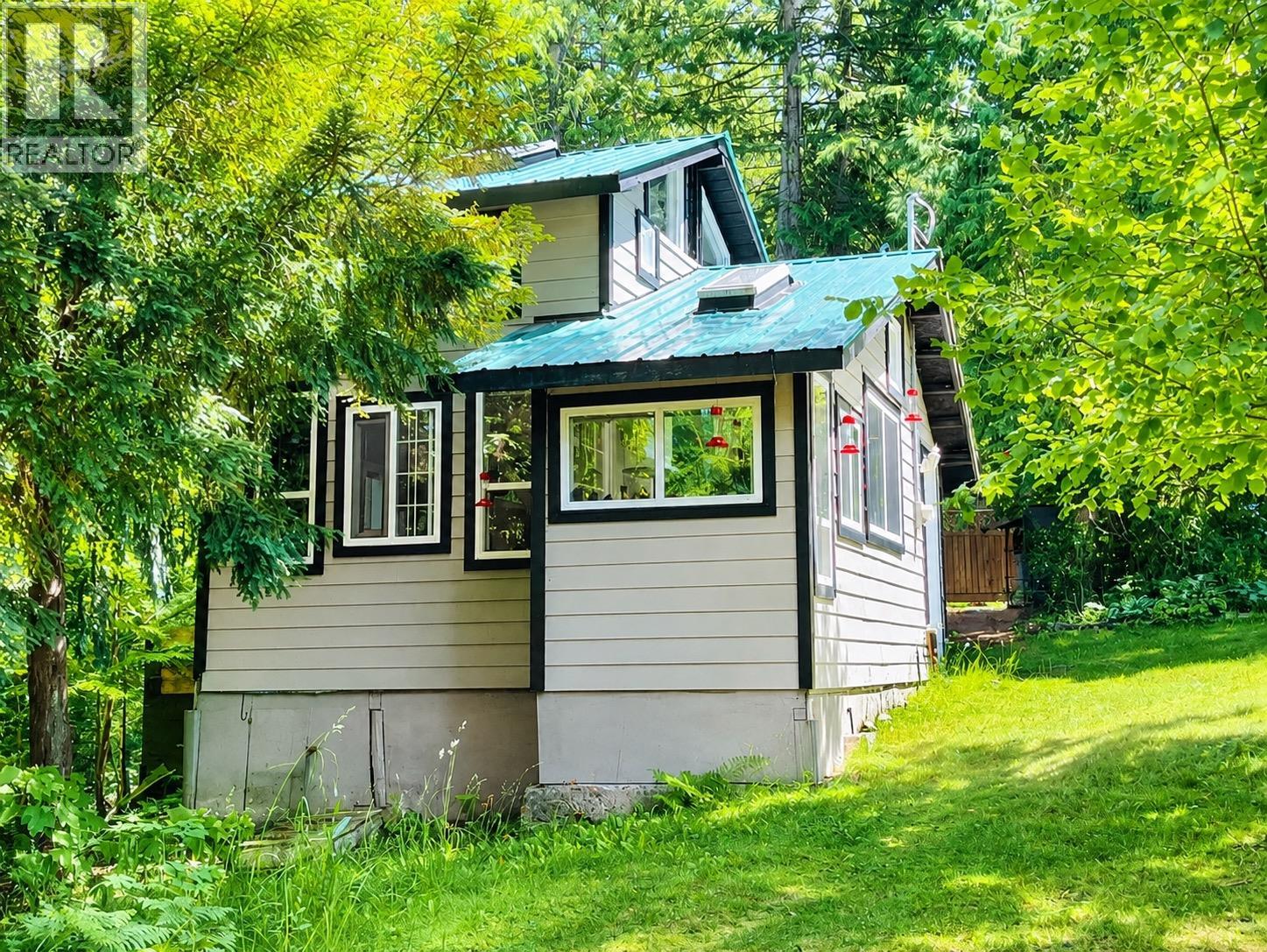 7475 6 Highway, Winlaw, British Columbia  V0G 2J0 - Photo 4 - 10393756