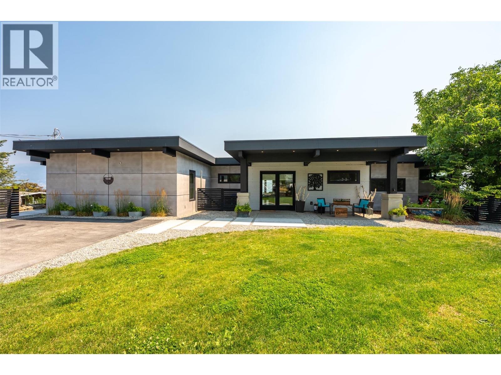 111 Hyslop Drive, Penticton, British Columbia  V2A 9A1 - Photo 1 - 10395639