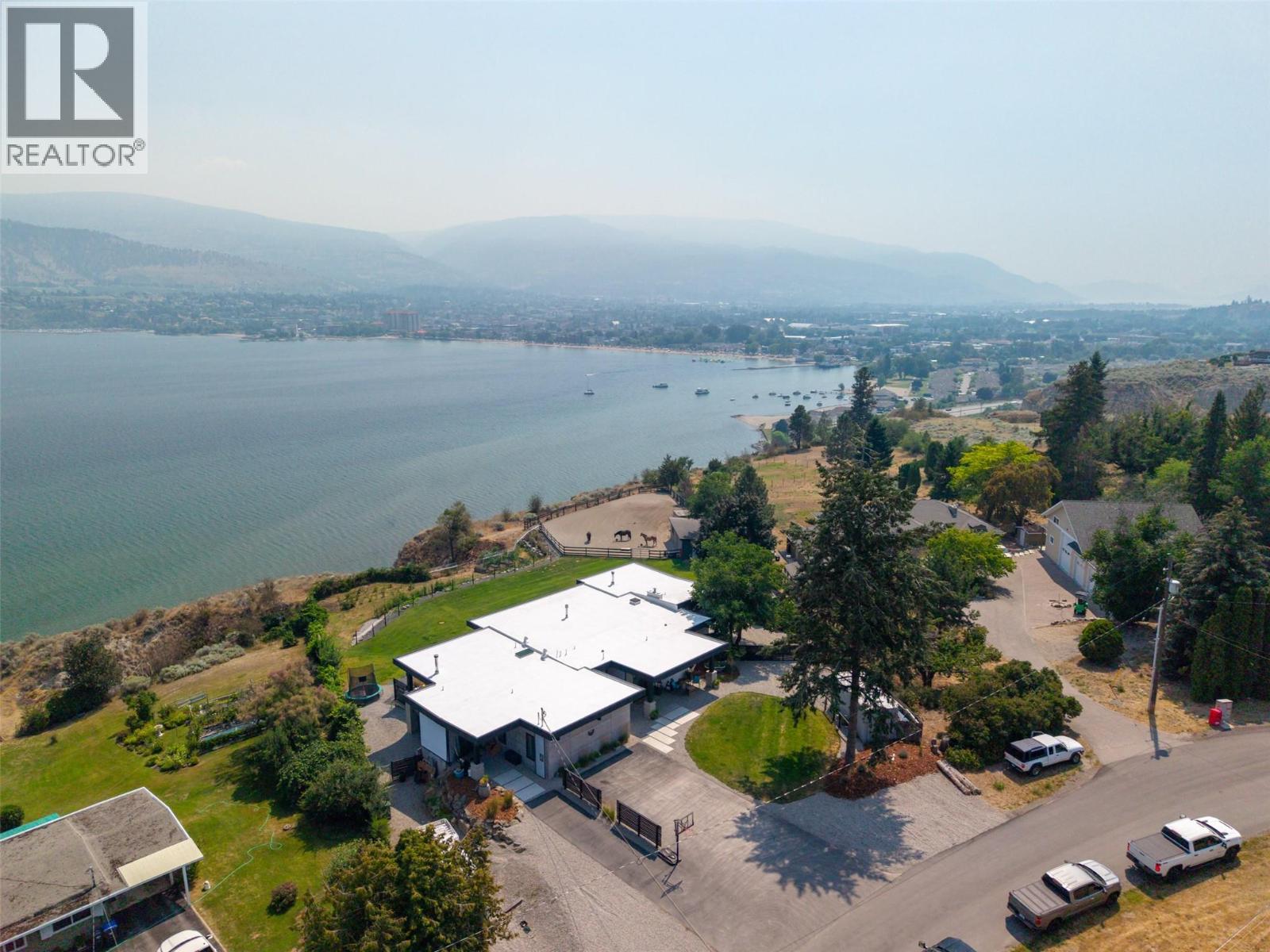 111 Hyslop Drive, Penticton, British Columbia  V2A 9A1 - Photo 2 - 10395639