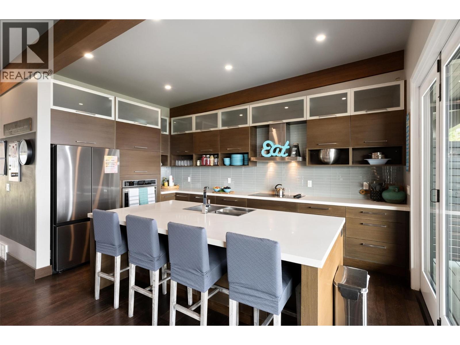 111 Hyslop Drive, Penticton, British Columbia  V2A 9A1 - Photo 6 - 10395639