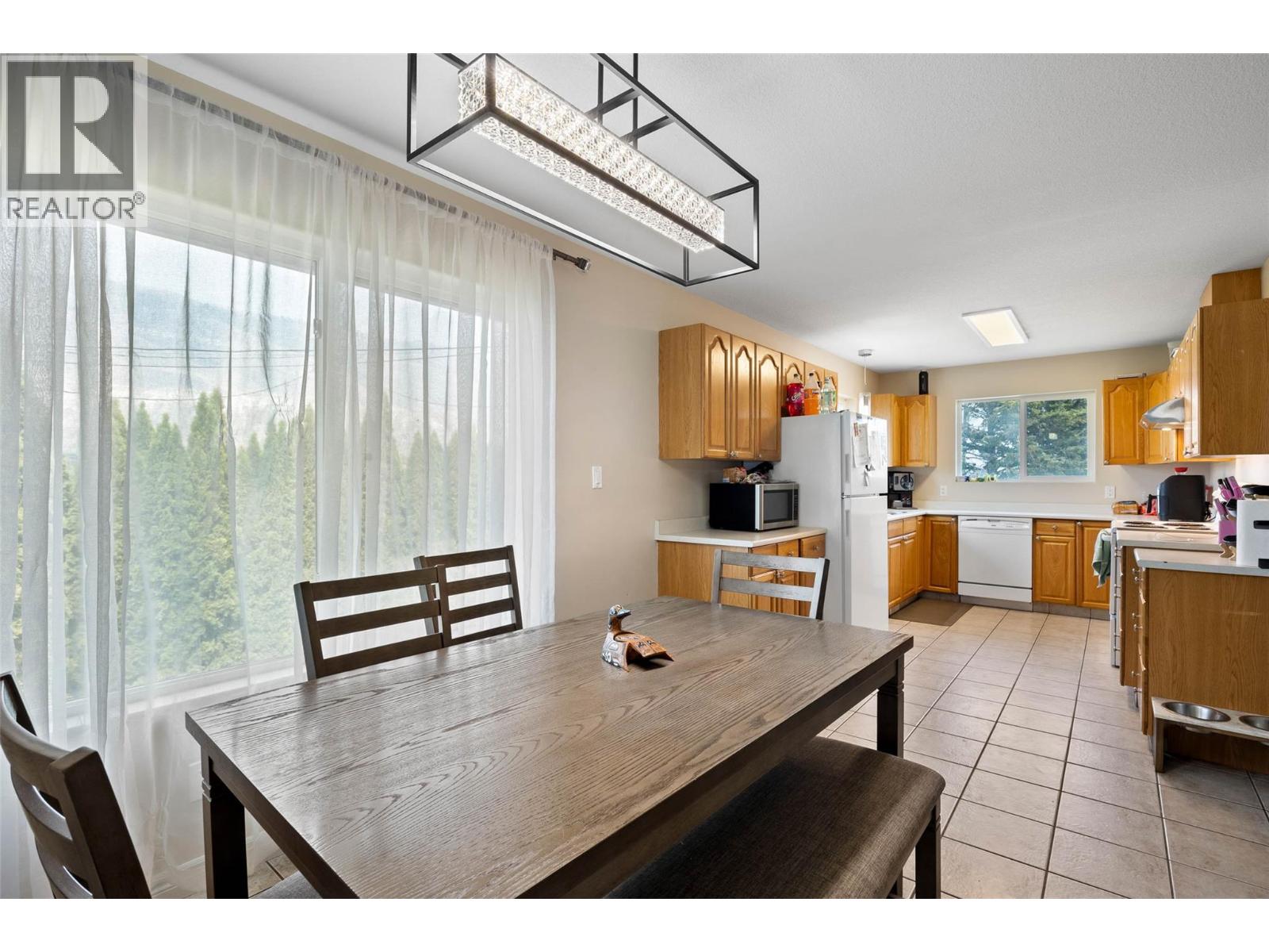 2253 Park Drive, Kamloops, British Columbia  V2C 4P7 - Photo 7 - 10395600