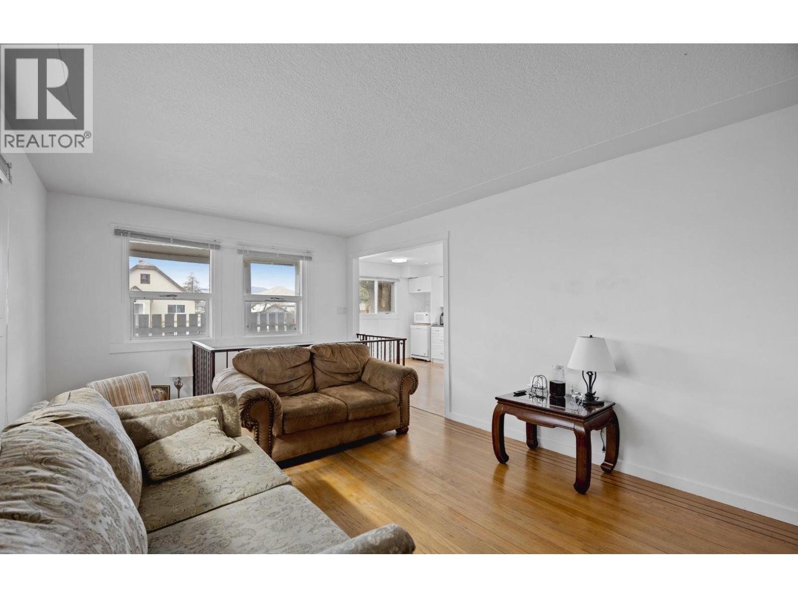 293 Poplar Street, Kamloops, British Columbia  V2B 4B9 - Photo 1 - 10395720