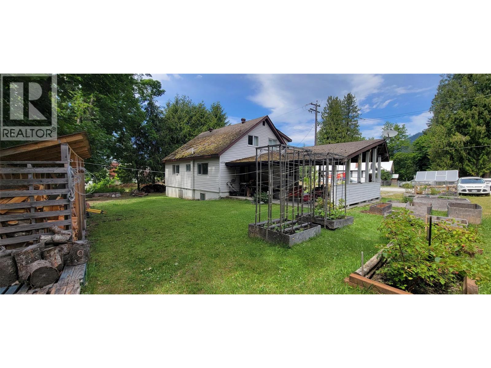 503 7th Avenue, New Denver, British Columbia  V0G 1S1 - Photo 39 - 10394507