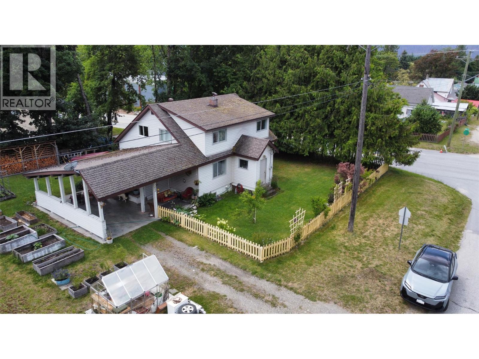 503 7th Avenue, New Denver, British Columbia  V0G 1S1 - Photo 5 - 10394507