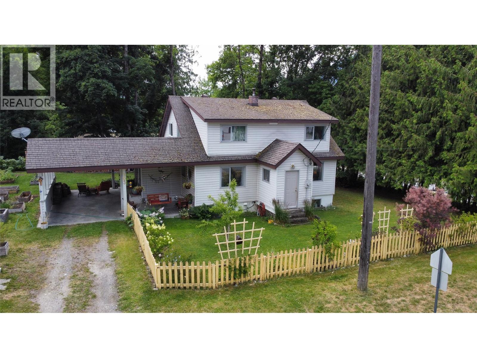 503 7th Avenue, New Denver, British Columbia  V0G 1S1 - Photo 6 - 10394507