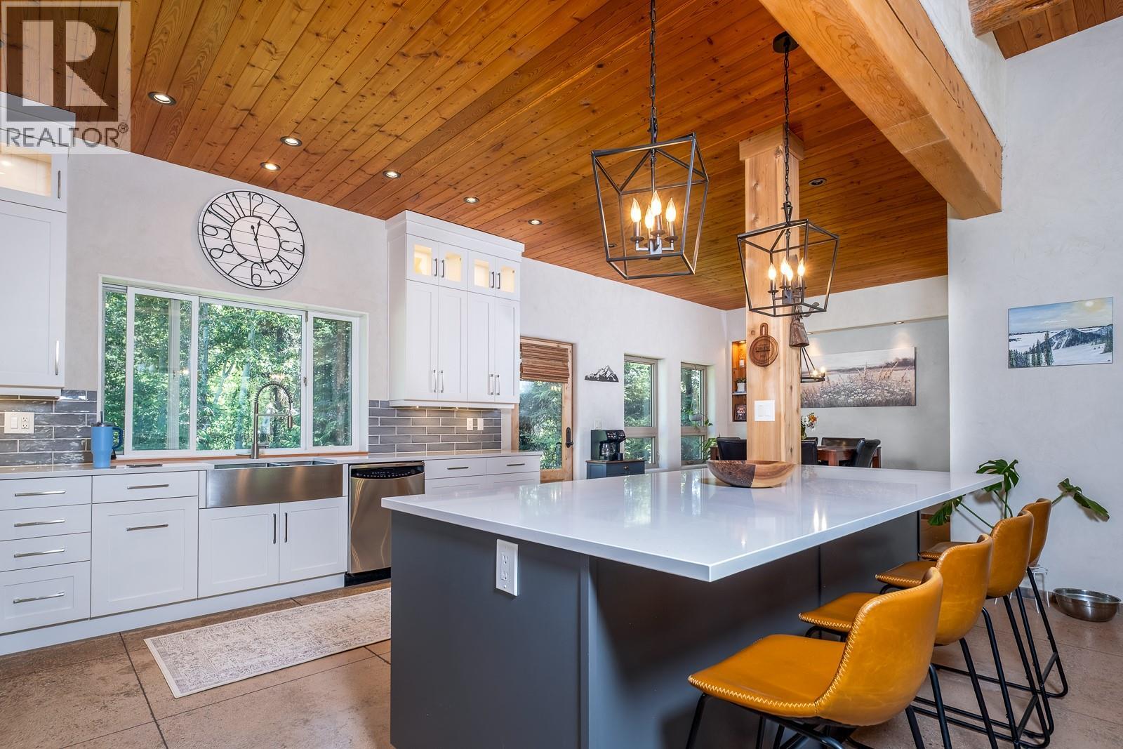 120 Richie Road, Rossland, British Columbia  V0G 1Y0 - Photo 14 - 10395453