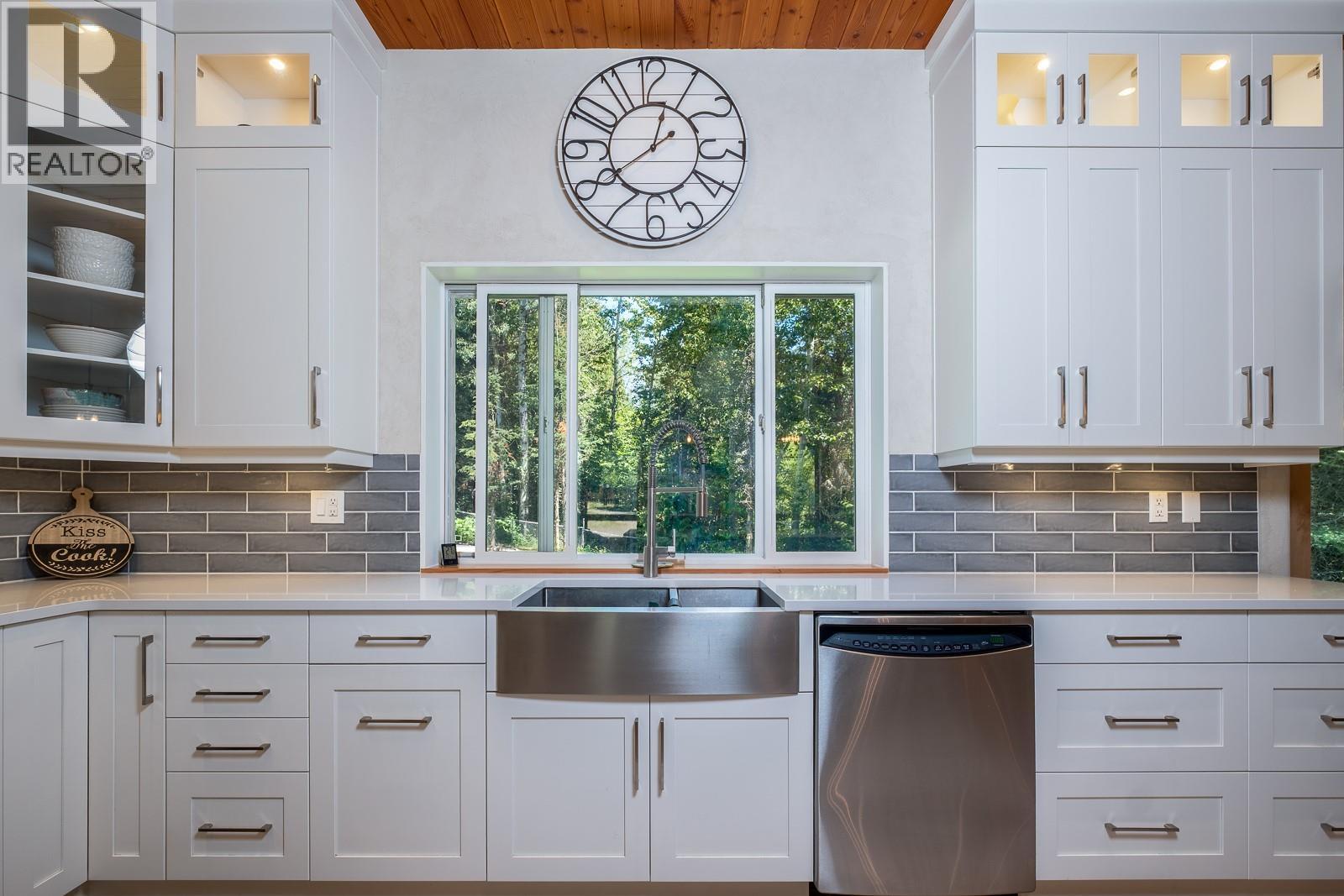 120 Richie Road, Rossland, British Columbia  V0G 1Y0 - Photo 16 - 10395453