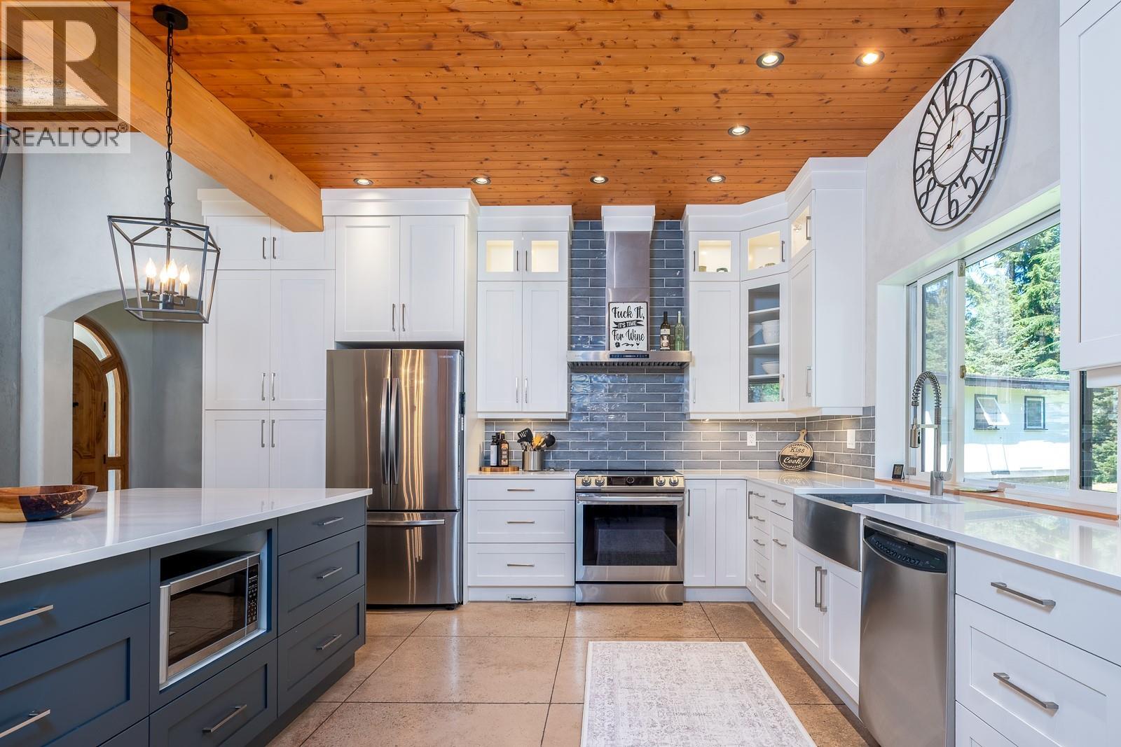120 Richie Road, Rossland, British Columbia  V0G 1Y0 - Photo 18 - 10395453