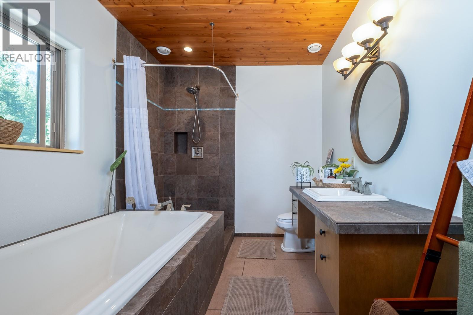 120 Richie Road, Rossland, British Columbia  V0G 1Y0 - Photo 25 - 10395453