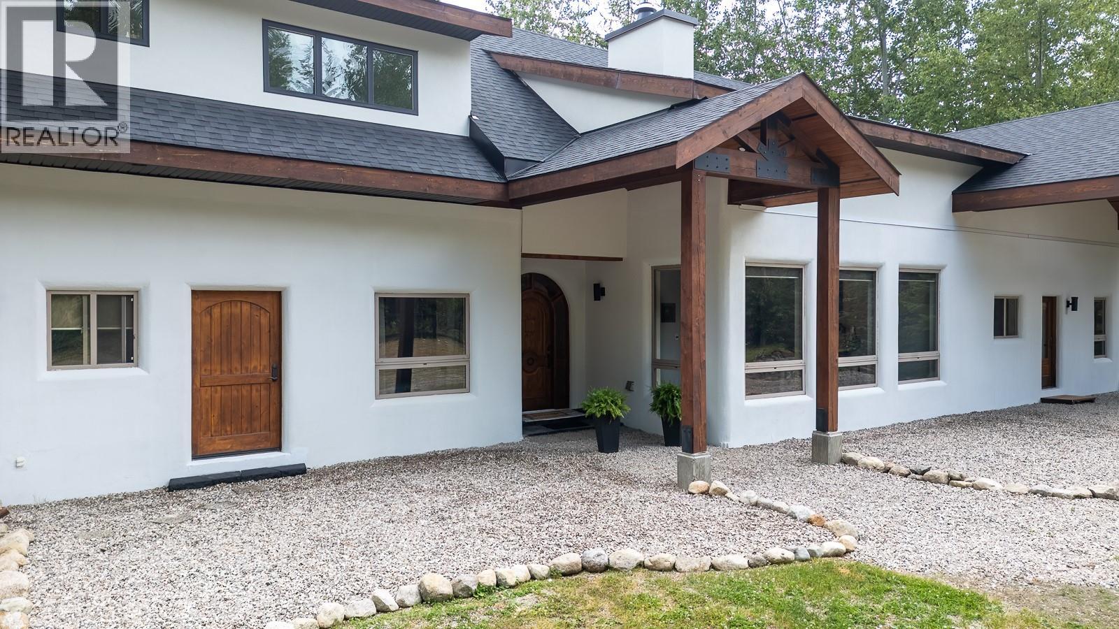 120 Richie Road, Rossland, British Columbia  V0G 1Y0 - Photo 4 - 10395453
