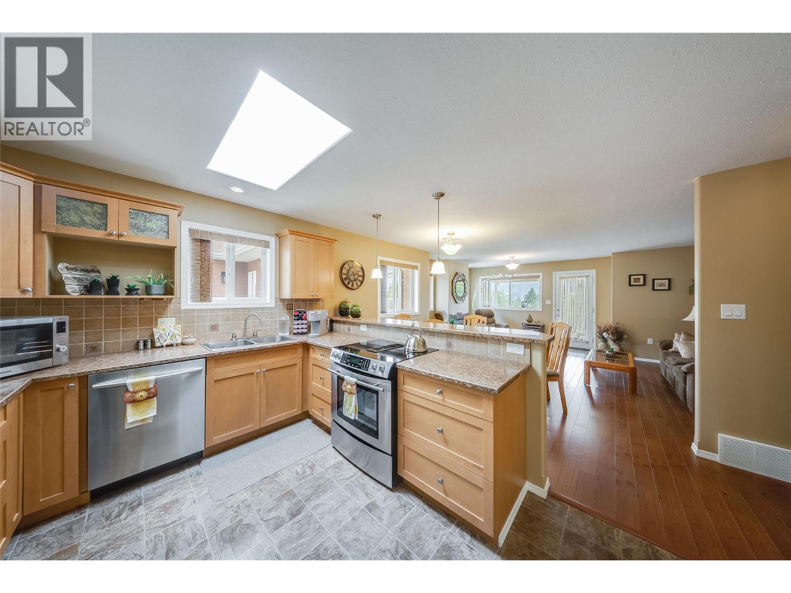 7400 Crema Drive, Trail, British Columbia  V1R 4X6 - Photo 3 - 10395746