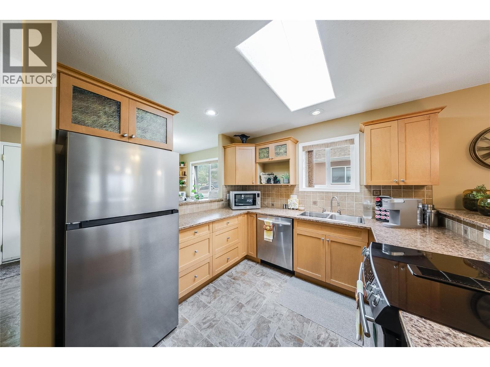 7400 Crema Drive, Trail, British Columbia  V1R 4X6 - Photo 6 - 10395746
