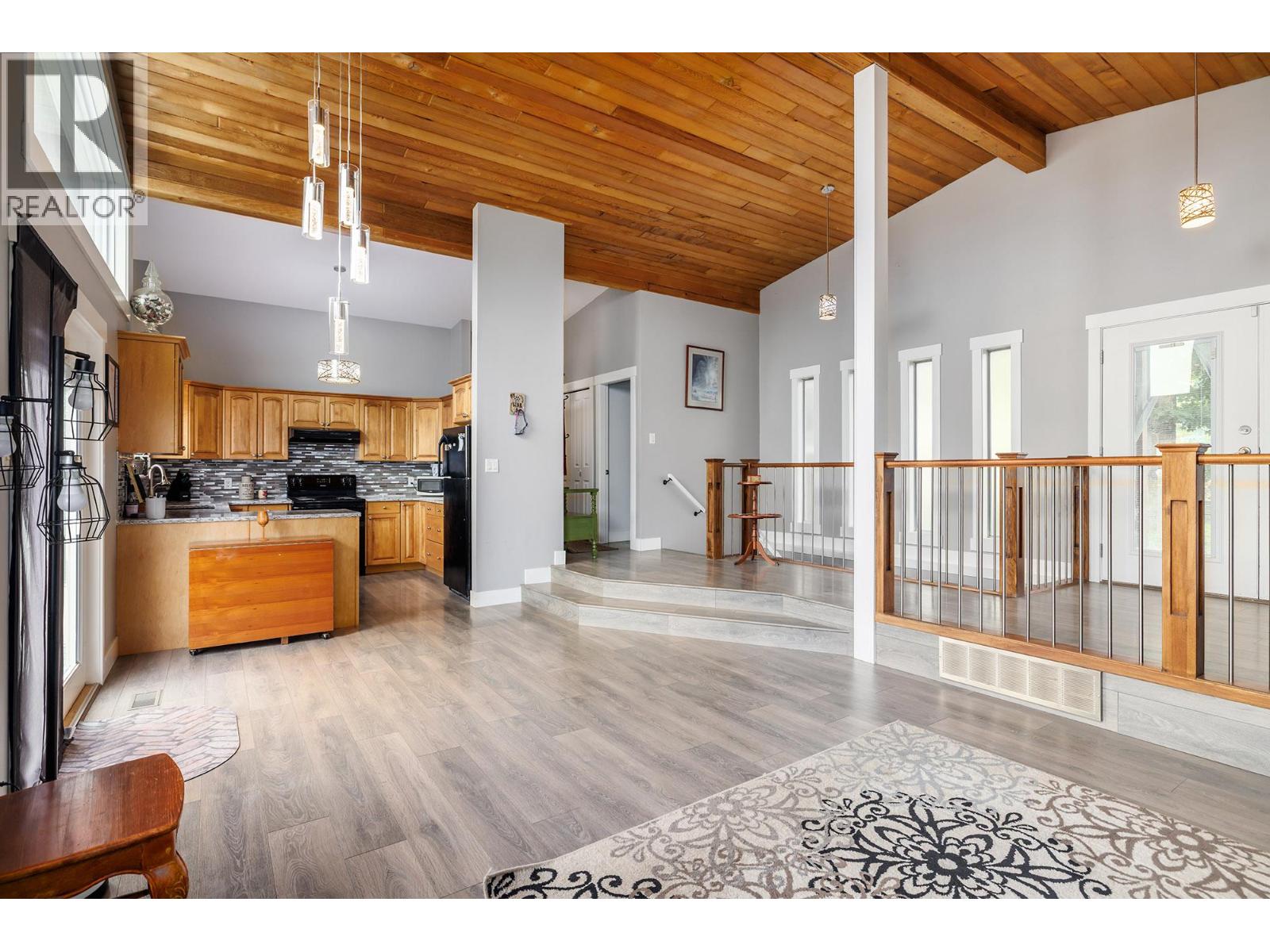11591 Artela Drive, Lake Country, British Columbia  V4V 1H9 - Photo 4 - 10395115