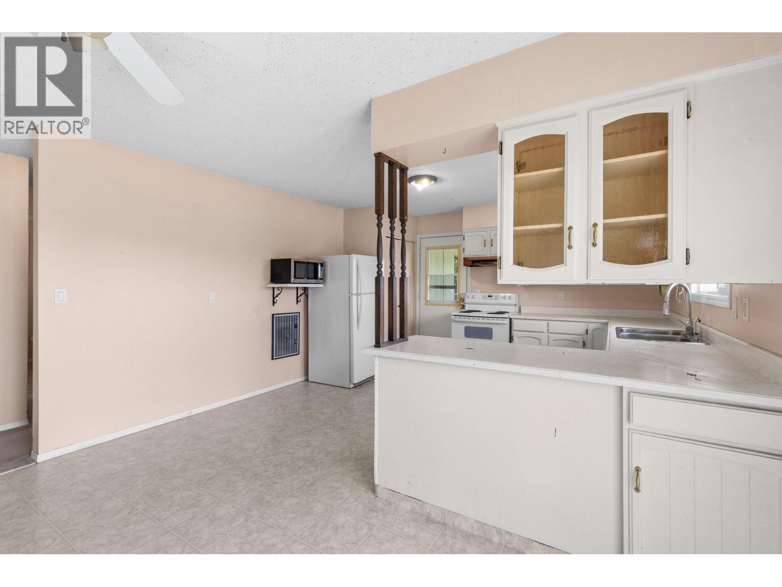 695 Girard Road, Kelowna, British Columbia  V1X 4V8 - Photo 16 - 10395742