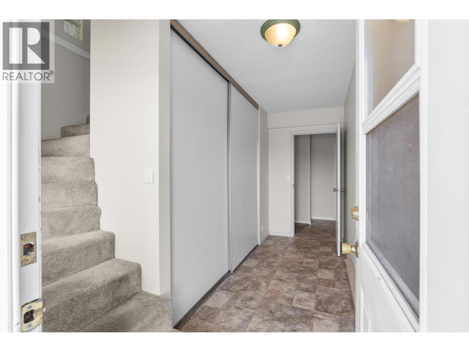 695 Girard Road, Kelowna, British Columbia  V1X 4V8 - Photo 5 - 10395742