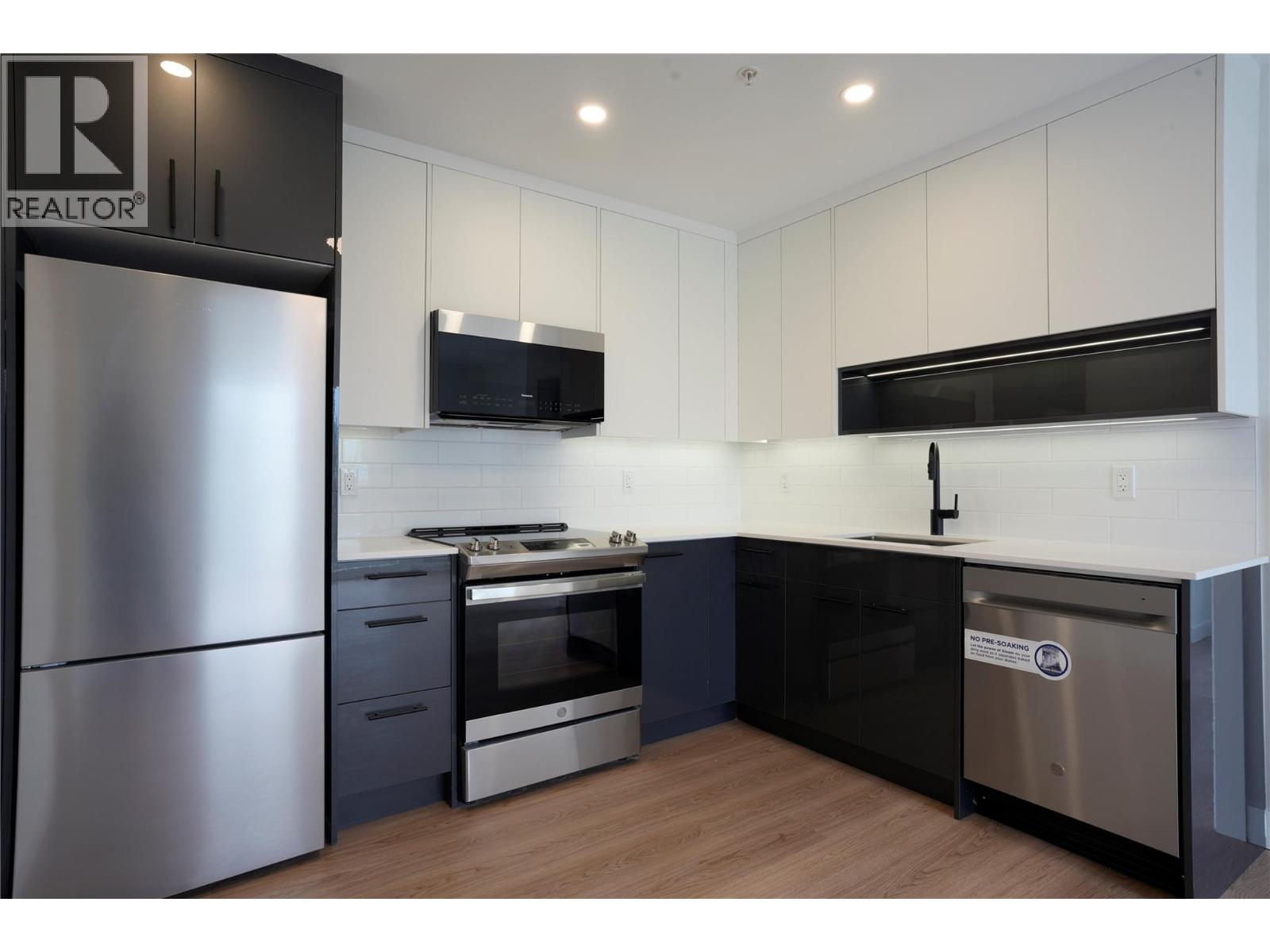 1380 Pridham Avenue Unit# 418, Kelowna, British Columbia  V1Y 6B8 - Photo 1 - 10395622