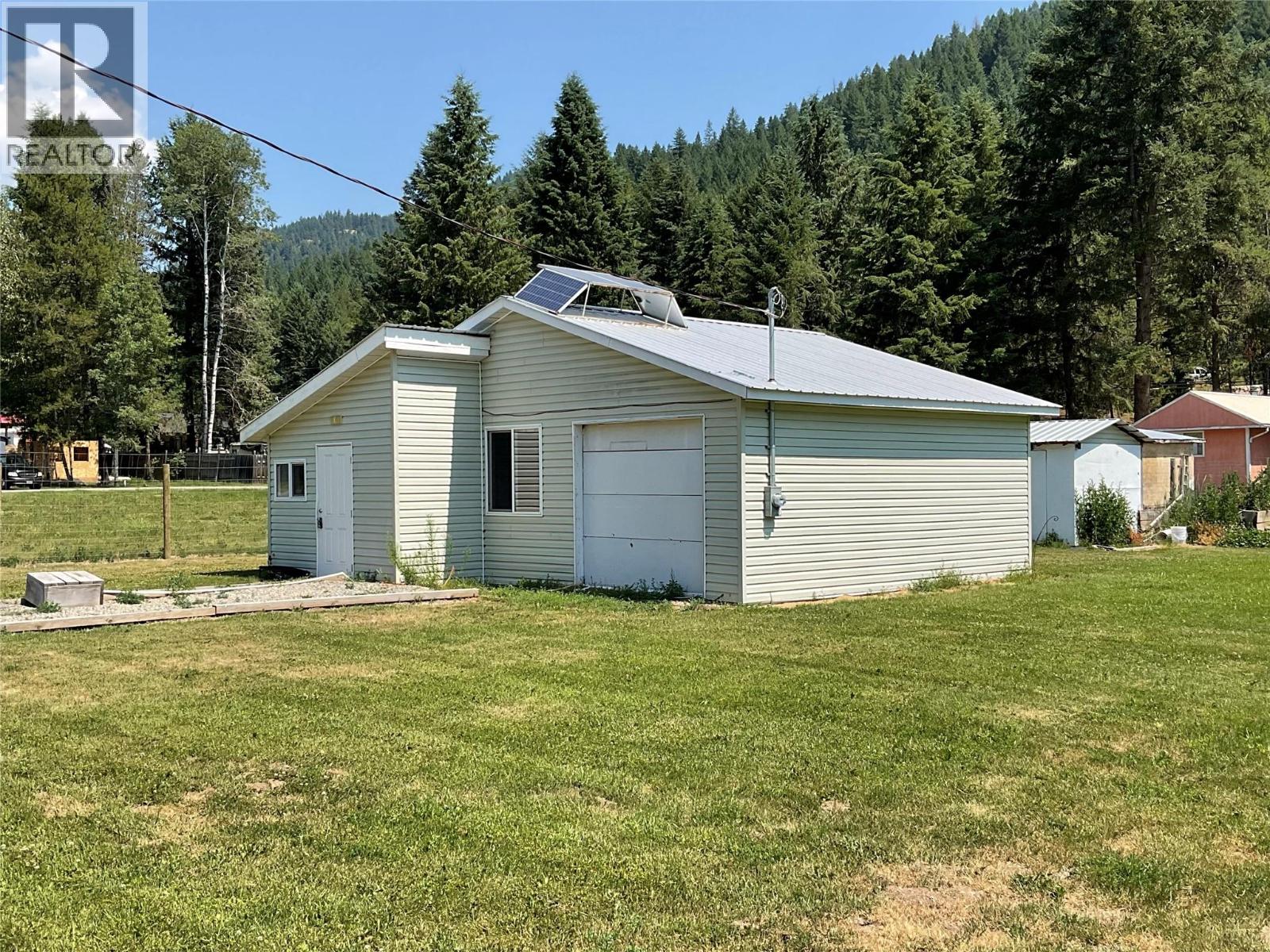 618 Kimberley Avenue N, Greenwood, British Columbia  V0H 1J0 - Photo 2 - 10395712