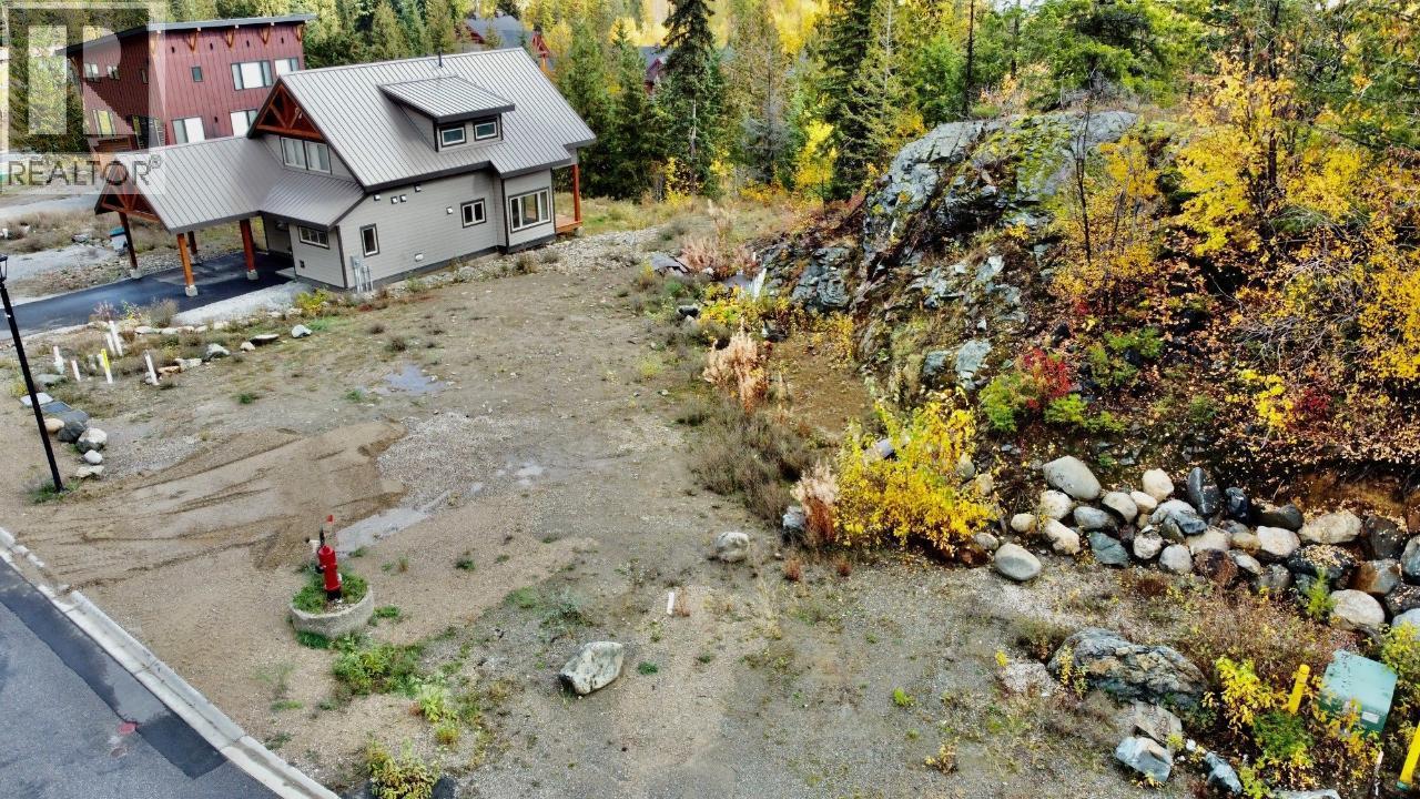 1018 Olaus Way, Rossland, British Columbia  V0G 1Y0 - Photo 2 - 10395778