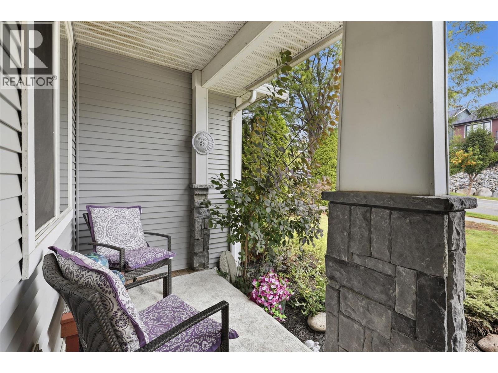 404 Sun Rivers Drive W, Kamloops, British Columbia  V2H 1R6 - Photo 3 - 10395810