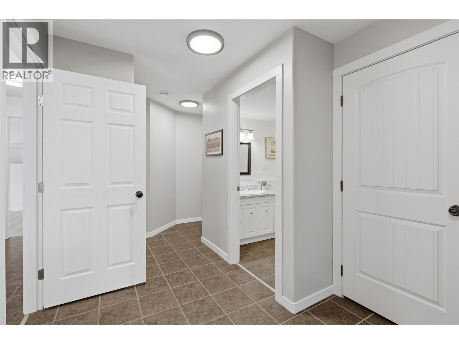 404 Sun Rivers Drive W, Kamloops, British Columbia  V2H 1R6 - Photo 45 - 10395810