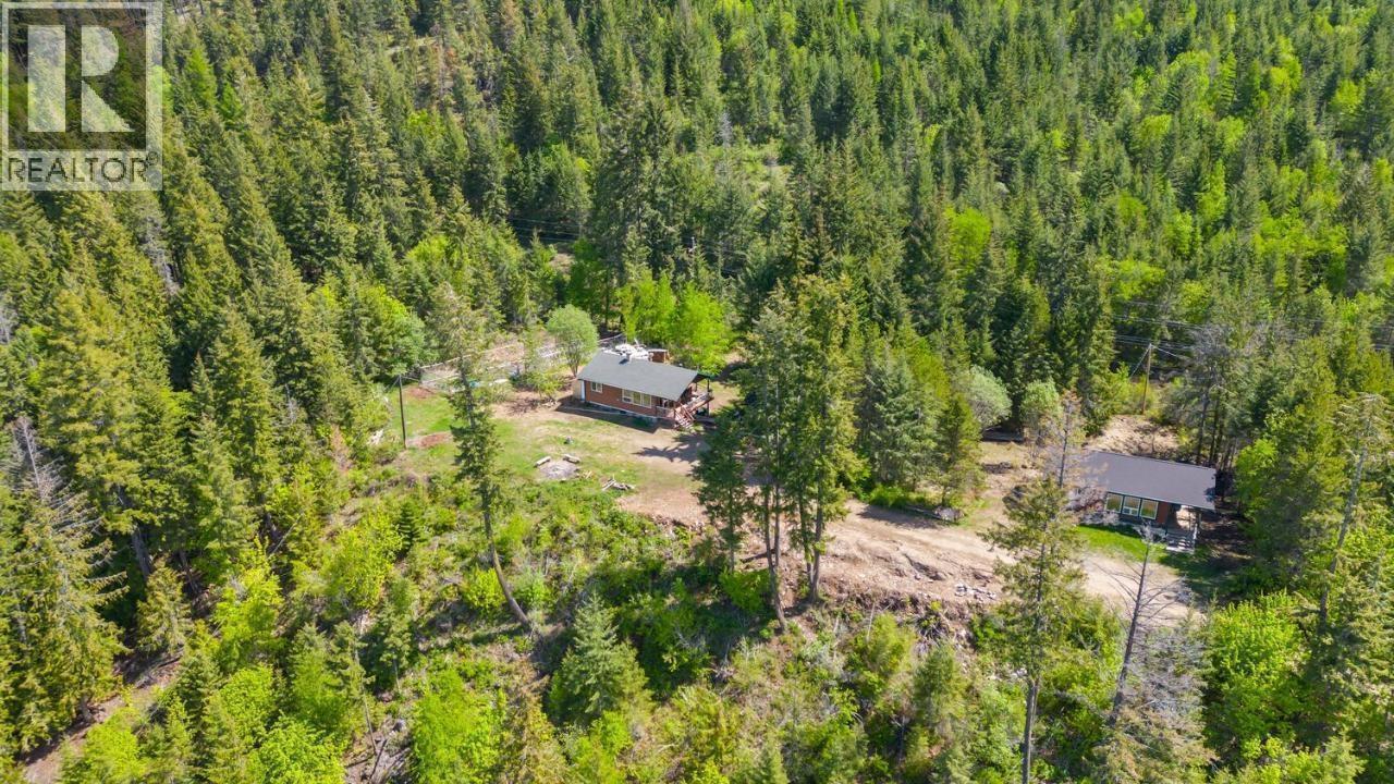 14504 & 14506 3a Highway, Gray Creek, British Columbia  V0B 1S0 - Photo 2 - 10395790